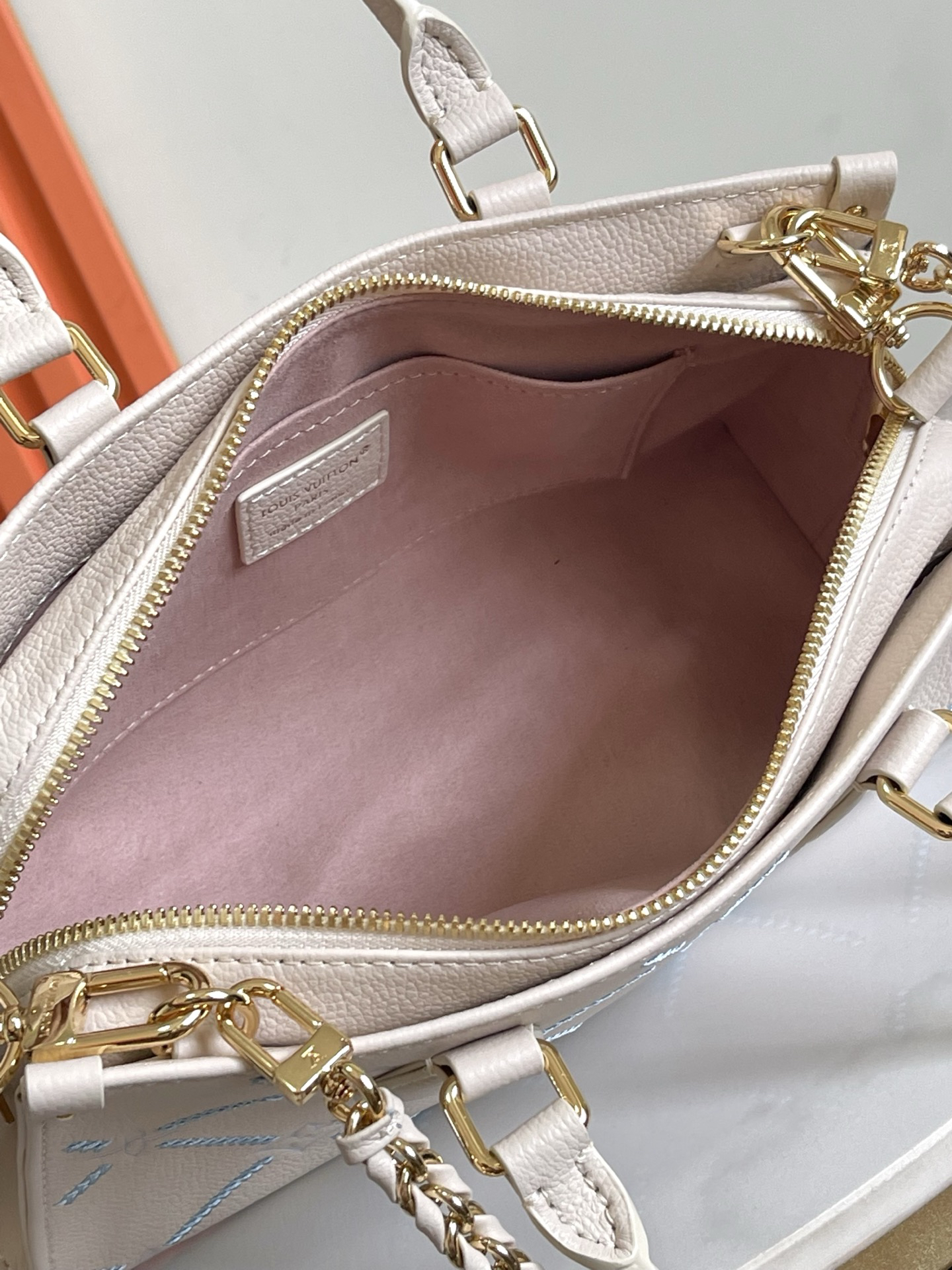 Louis Vuitton OnTheGo East West Bag in Monogram Empreinte Leather - Image 8