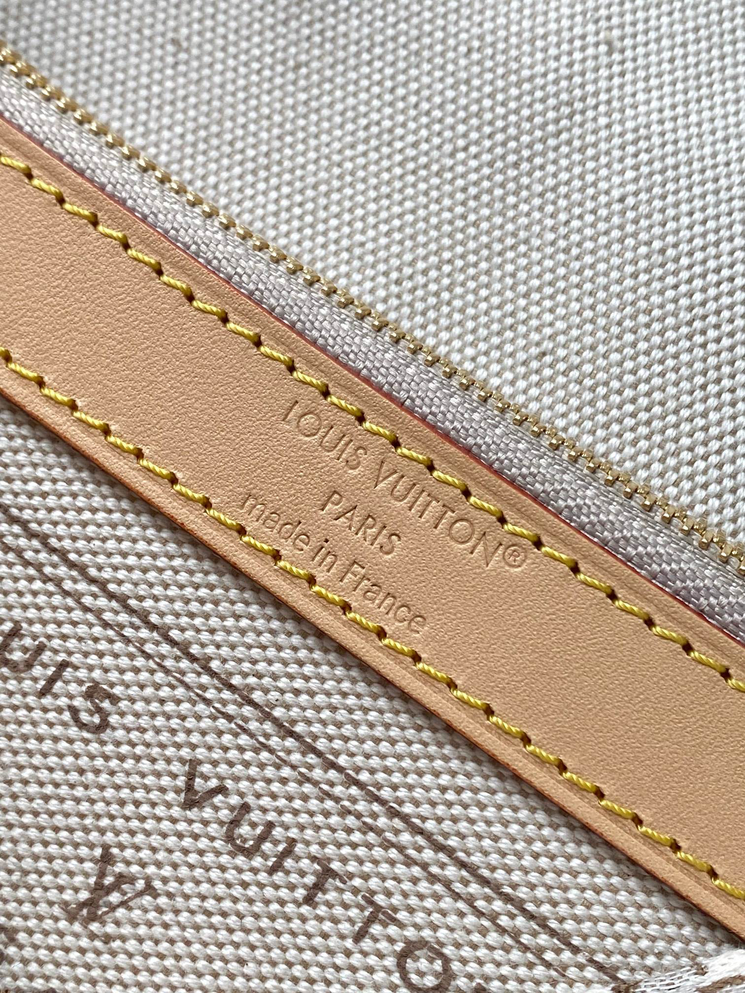 DIANE Small Crossbody Bag - Image 8