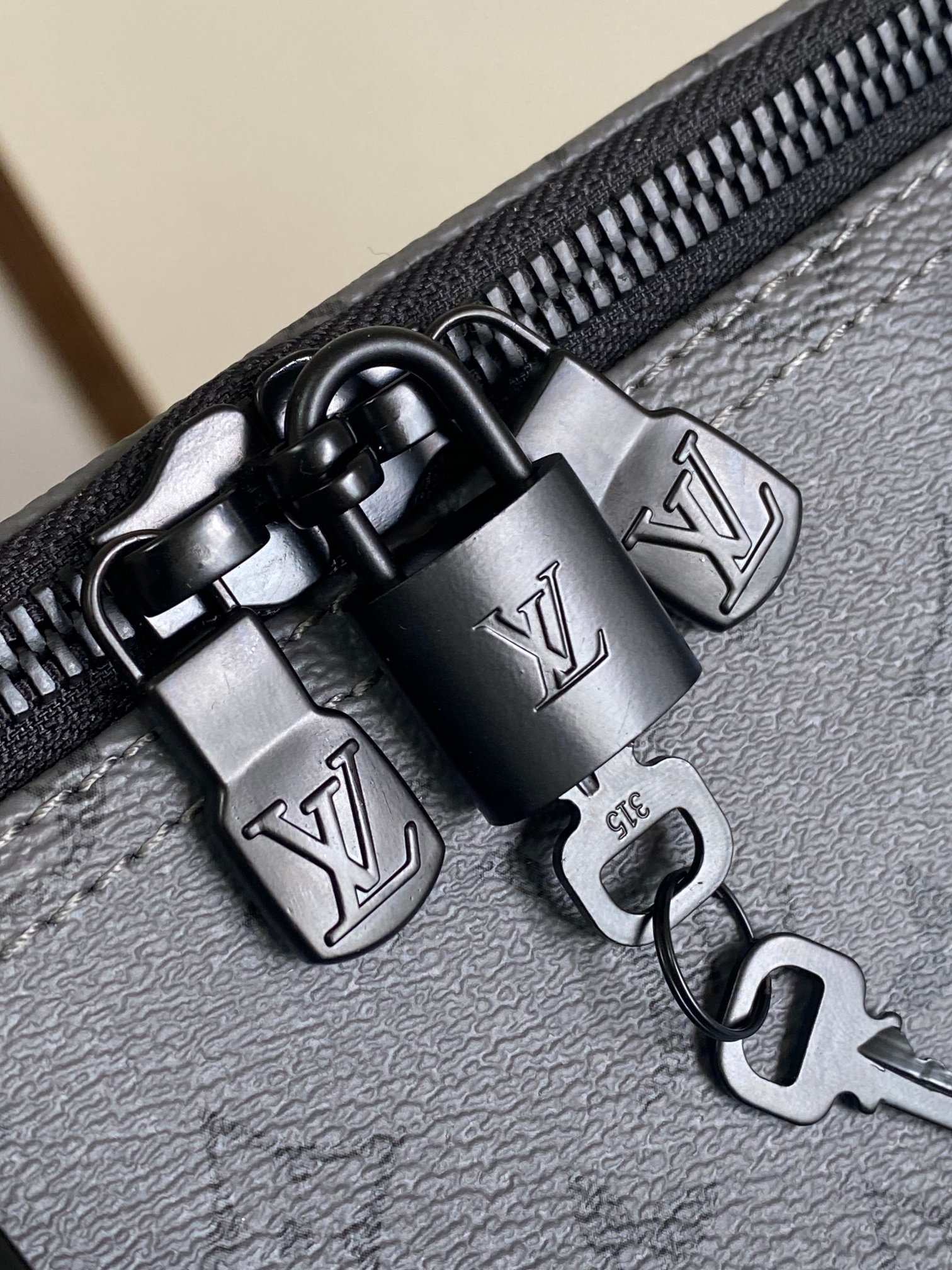 Keepall Bandouliere 55 Travel Bag - Image 8