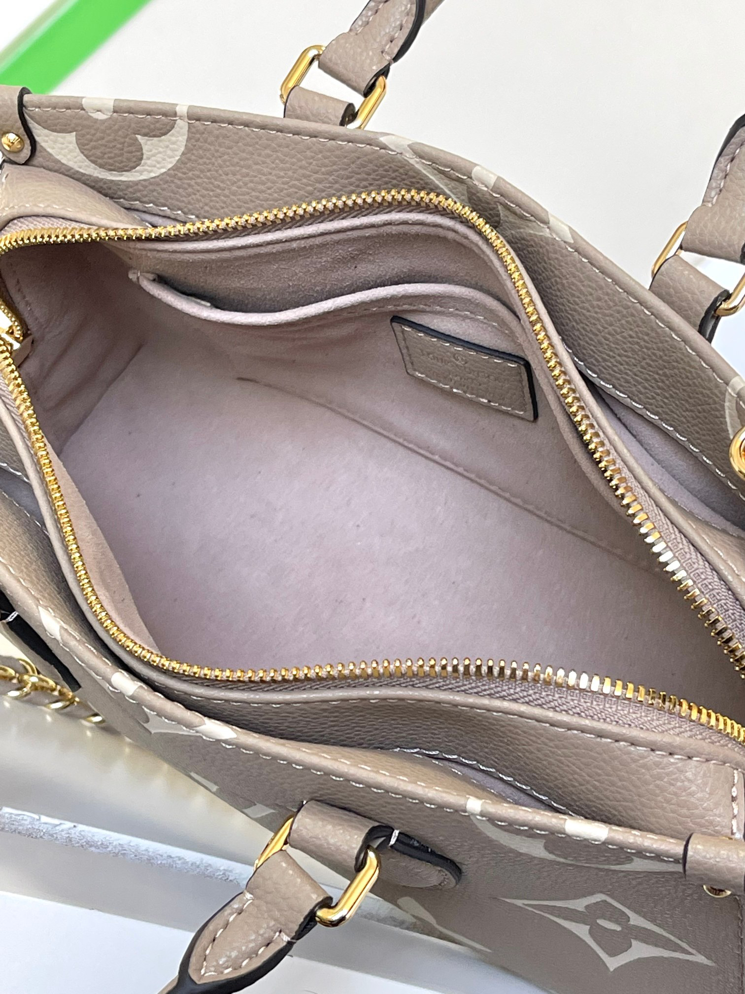 Louis Vuitton OnTheGo Small Handbag in Giant Monogram Leather - Image 8