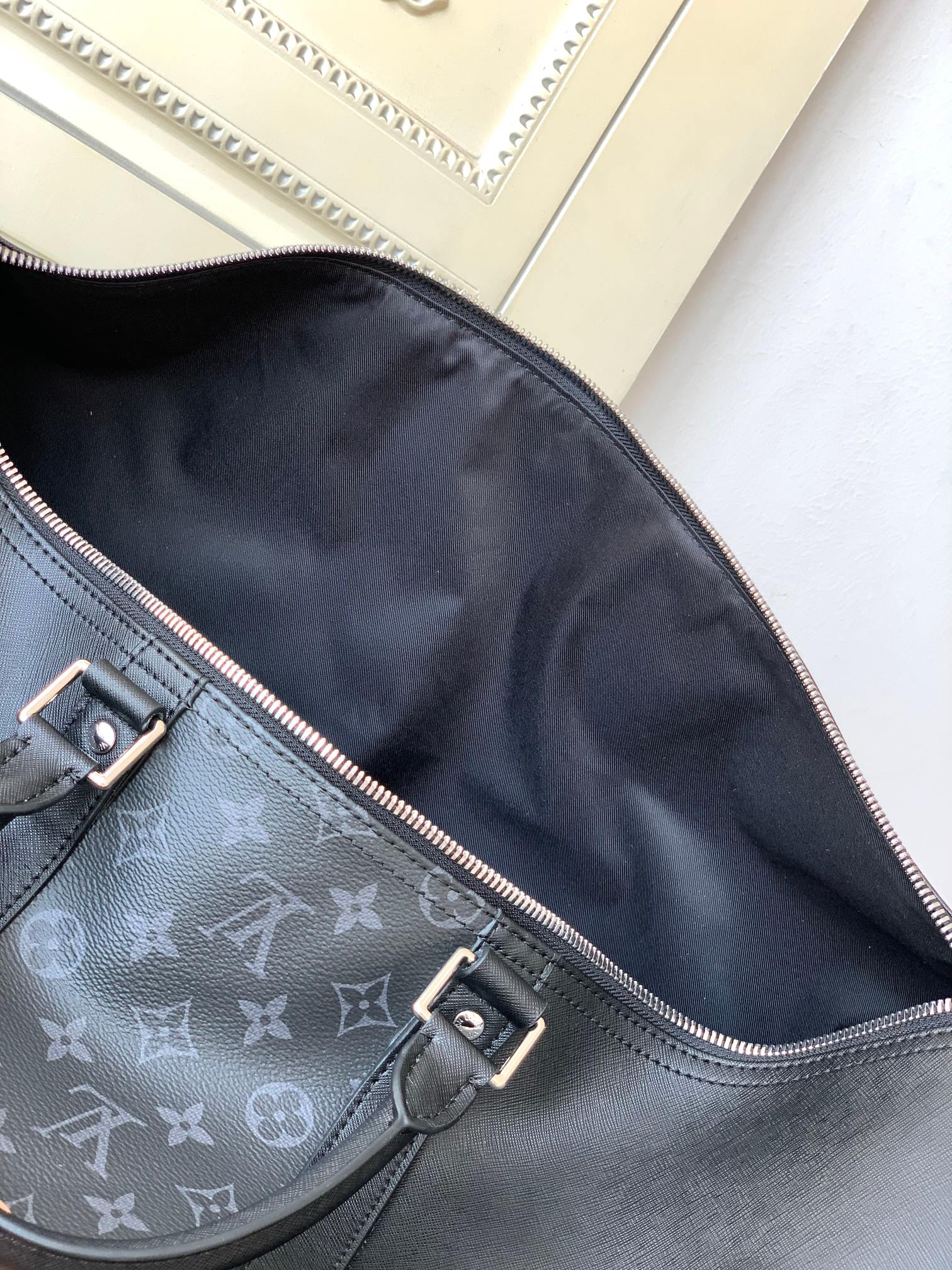Louis Vuitton Keepall 50 Travel Bag with Shoulder Strap - Black - Image 8