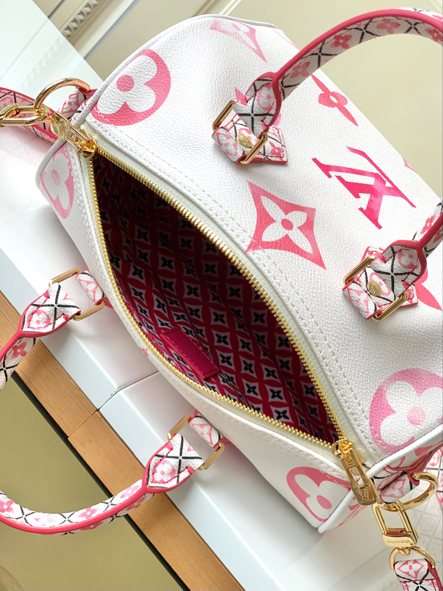 Louis Vuitton Speedy Bandoulière 25 Handbag - Image 8