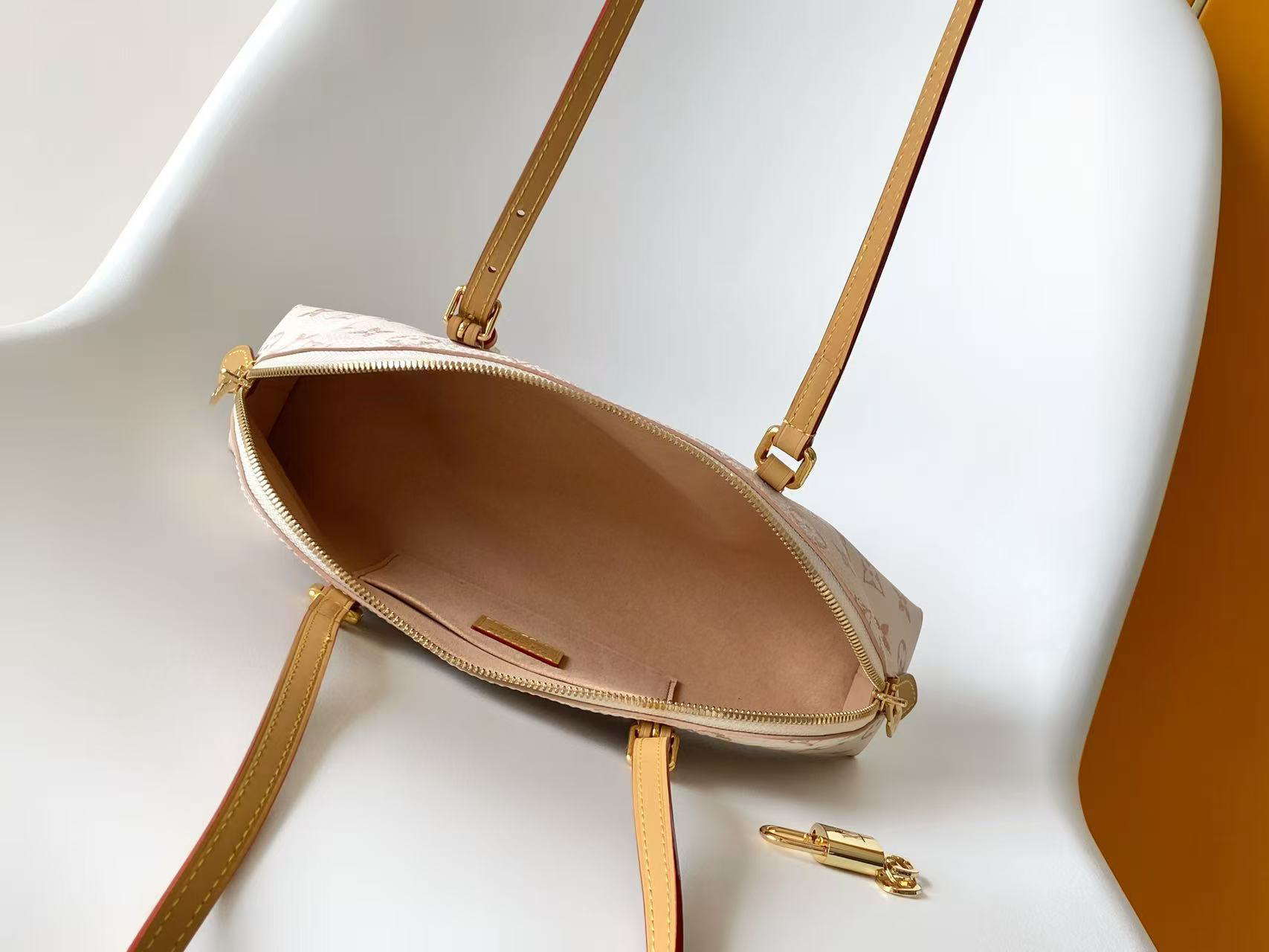 Louis Vuitton Cosmetic Makeup Pouch M28953 - Image 8