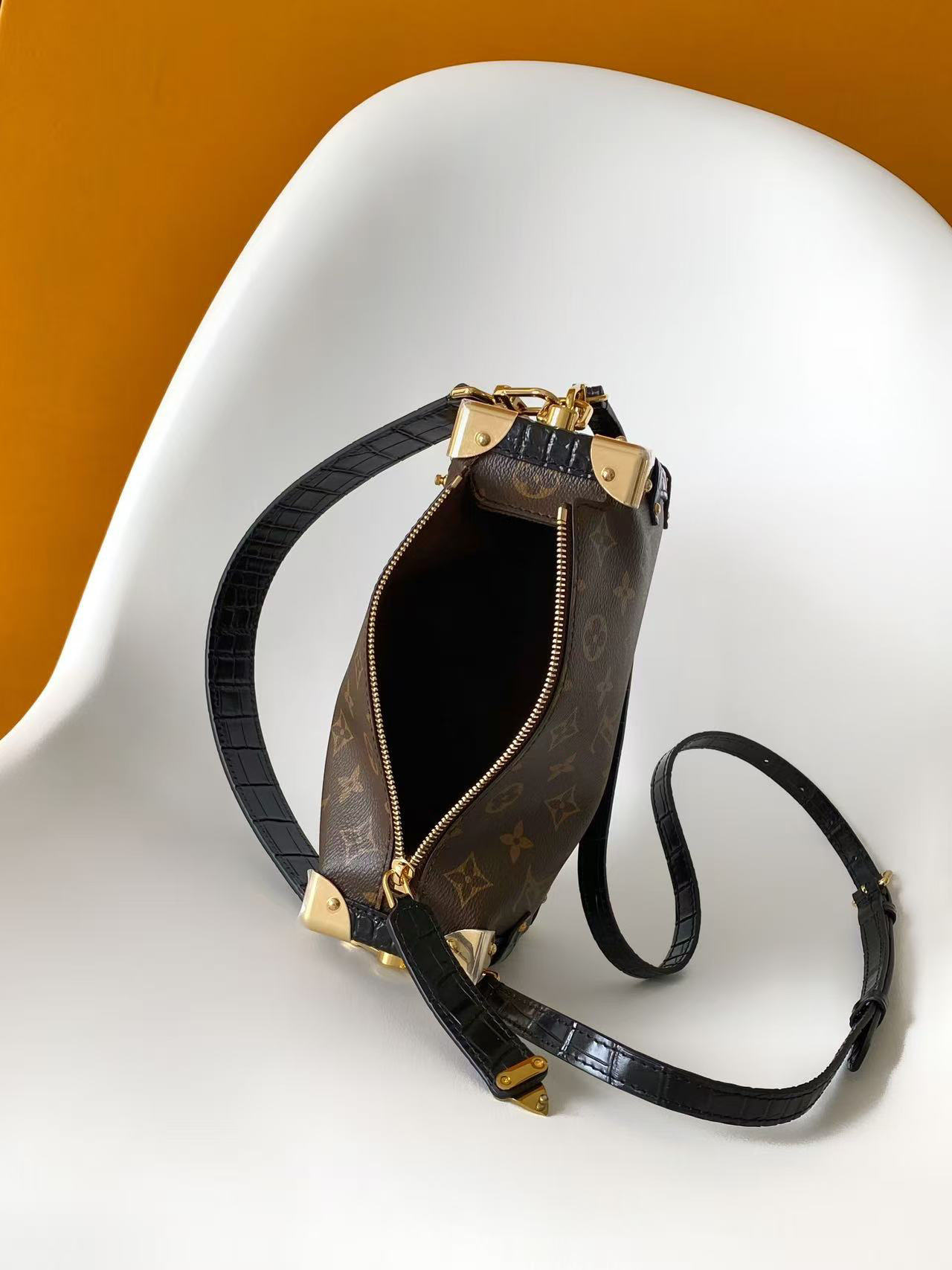 Louis Vuitton Flight Mode Getaway Side Trunk Medium Handbag - Image 8