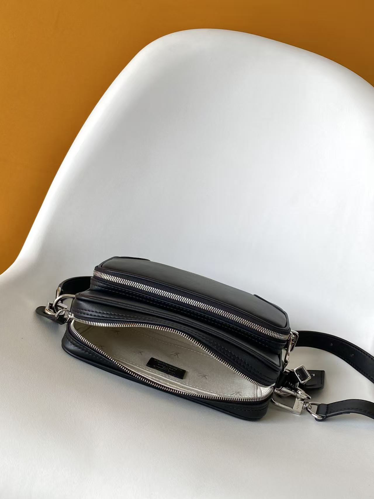 Louis Vuitton Monogram Heritage Crossbody Bag - Image 8