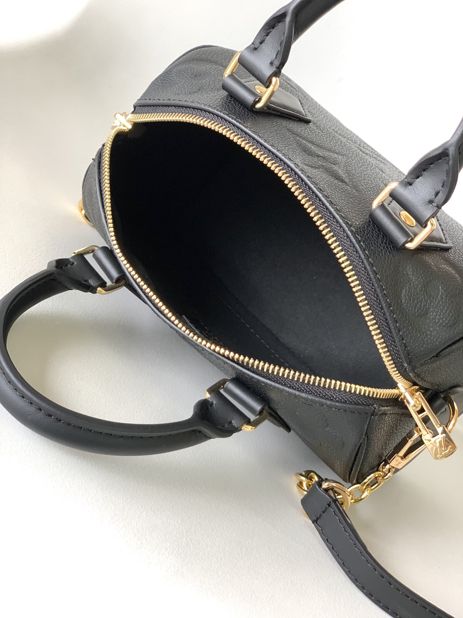 Louis Vuitton Speedy Bandoulière 20 Handbag in Monogram Empreinte Leather - Image 8