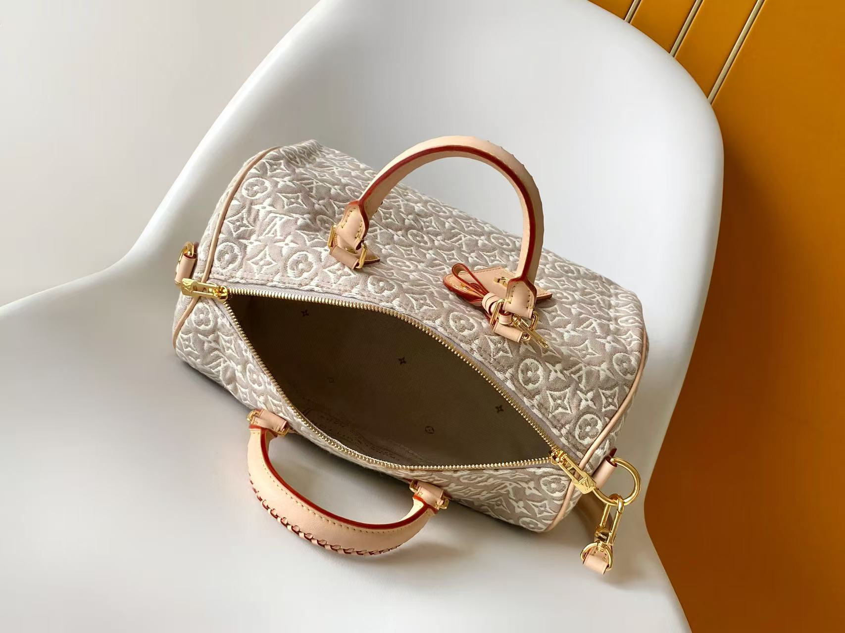 Louis Vuitton Speedy Soft 30 Handbag - Image 8