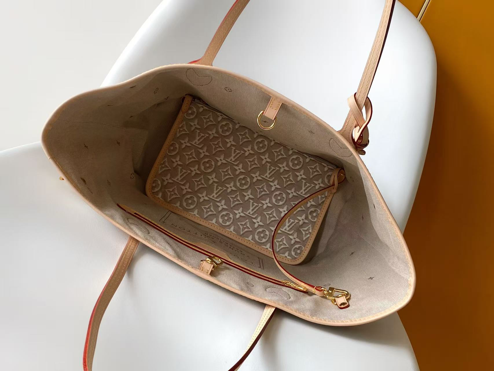 Louis Vuitton Neverfull MM Tote Bag in Monogram Embleme Peuplier - Image 8