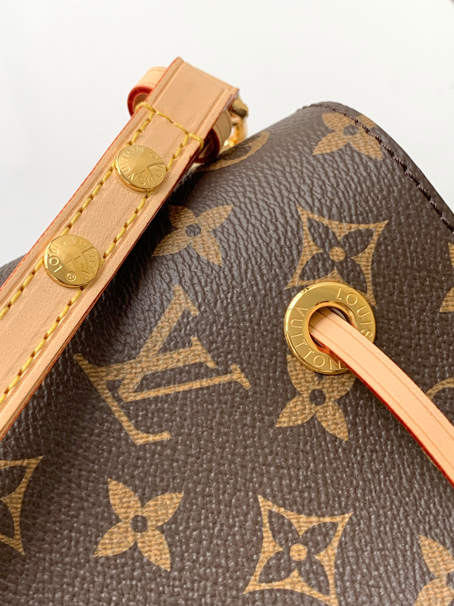 Louis Vuitton NéoNoé BB Monogram Canvas Bucket Bag - Image 8