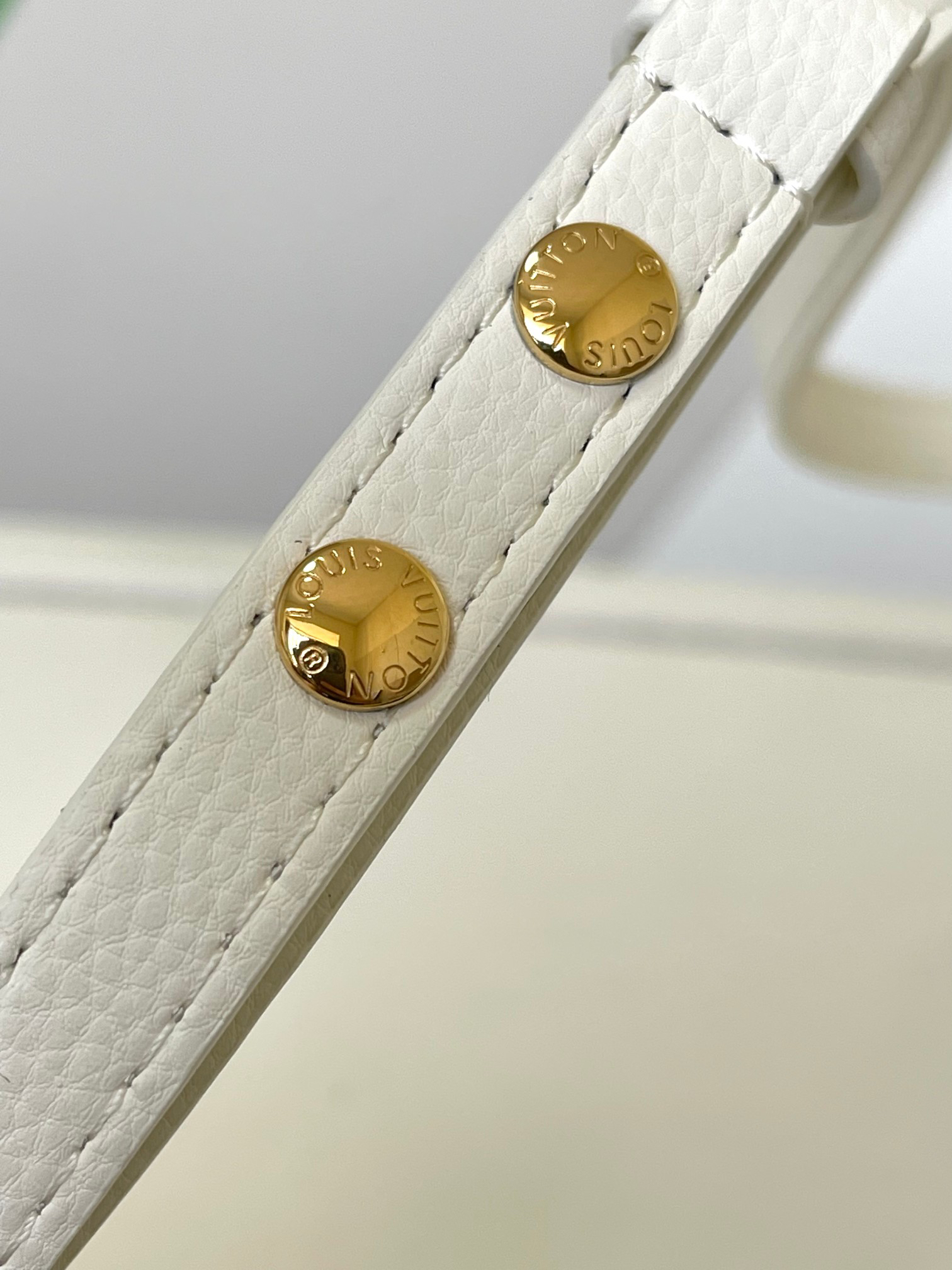Louis Vuitton NeoNoé BB Bucket Bag in White and Blue - Image 8