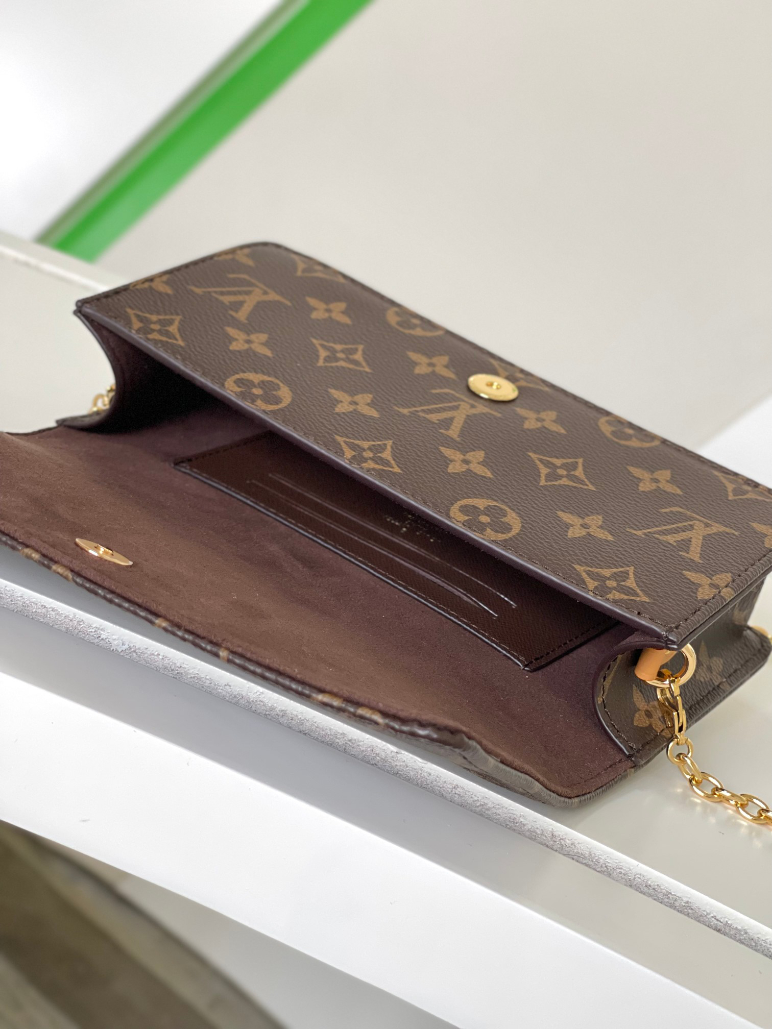 Louis Vuitton Lily Wallet on Chain M82509 - Image 8