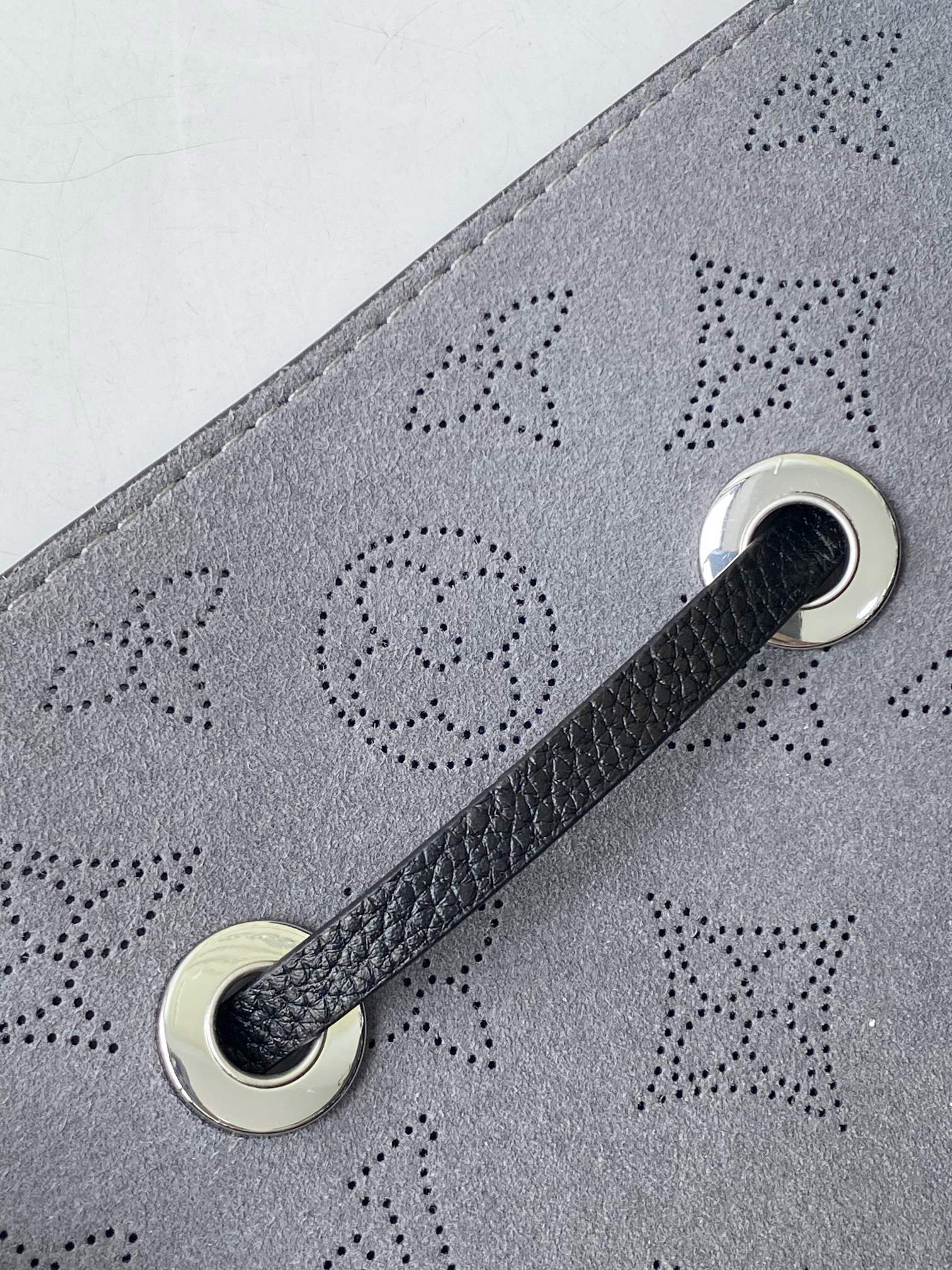Louis Vuitton Bella Monogram Bucket Bag - Image 8