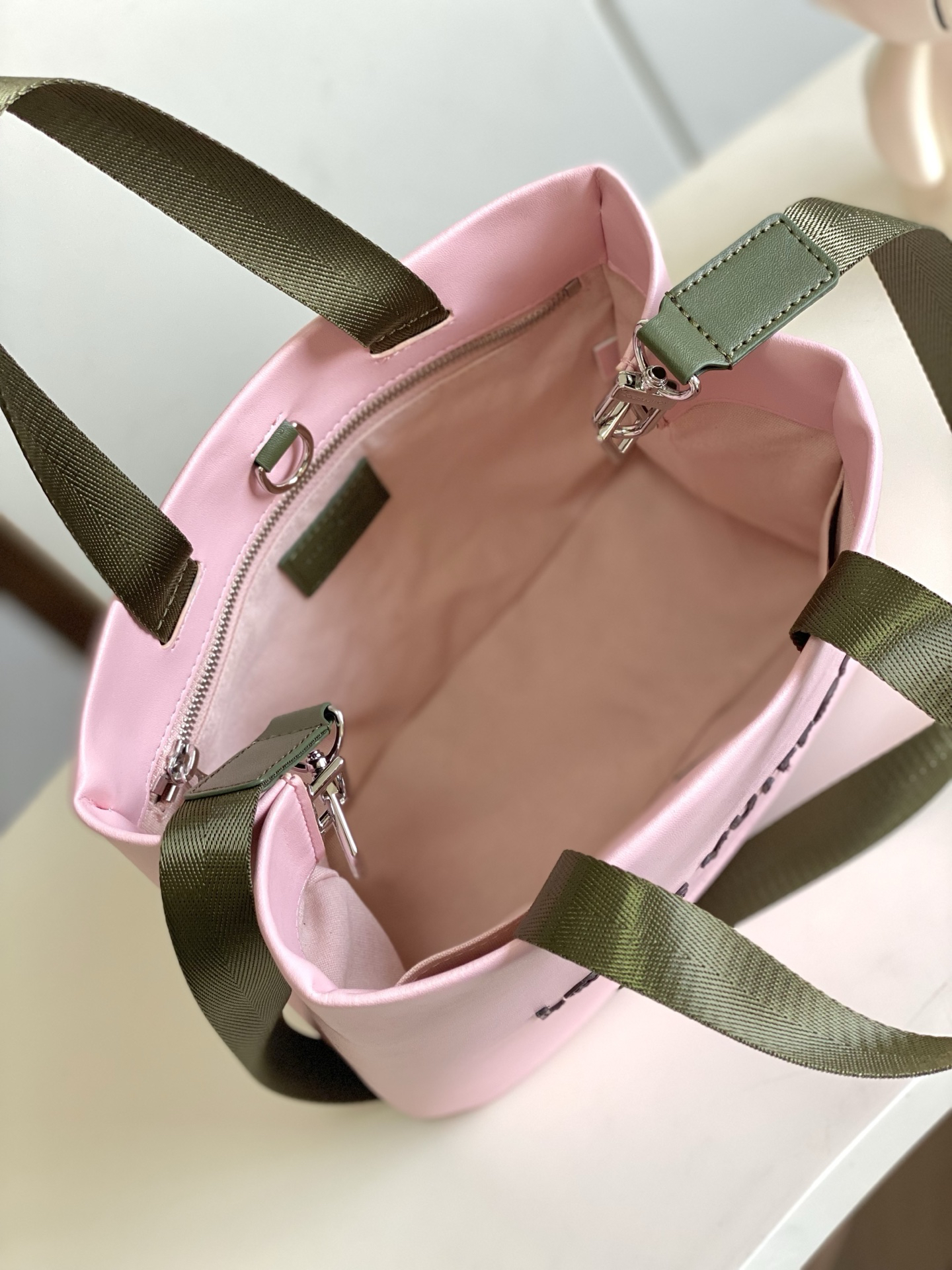 Louis Vuitton Medium Leather Handbag - Image 8