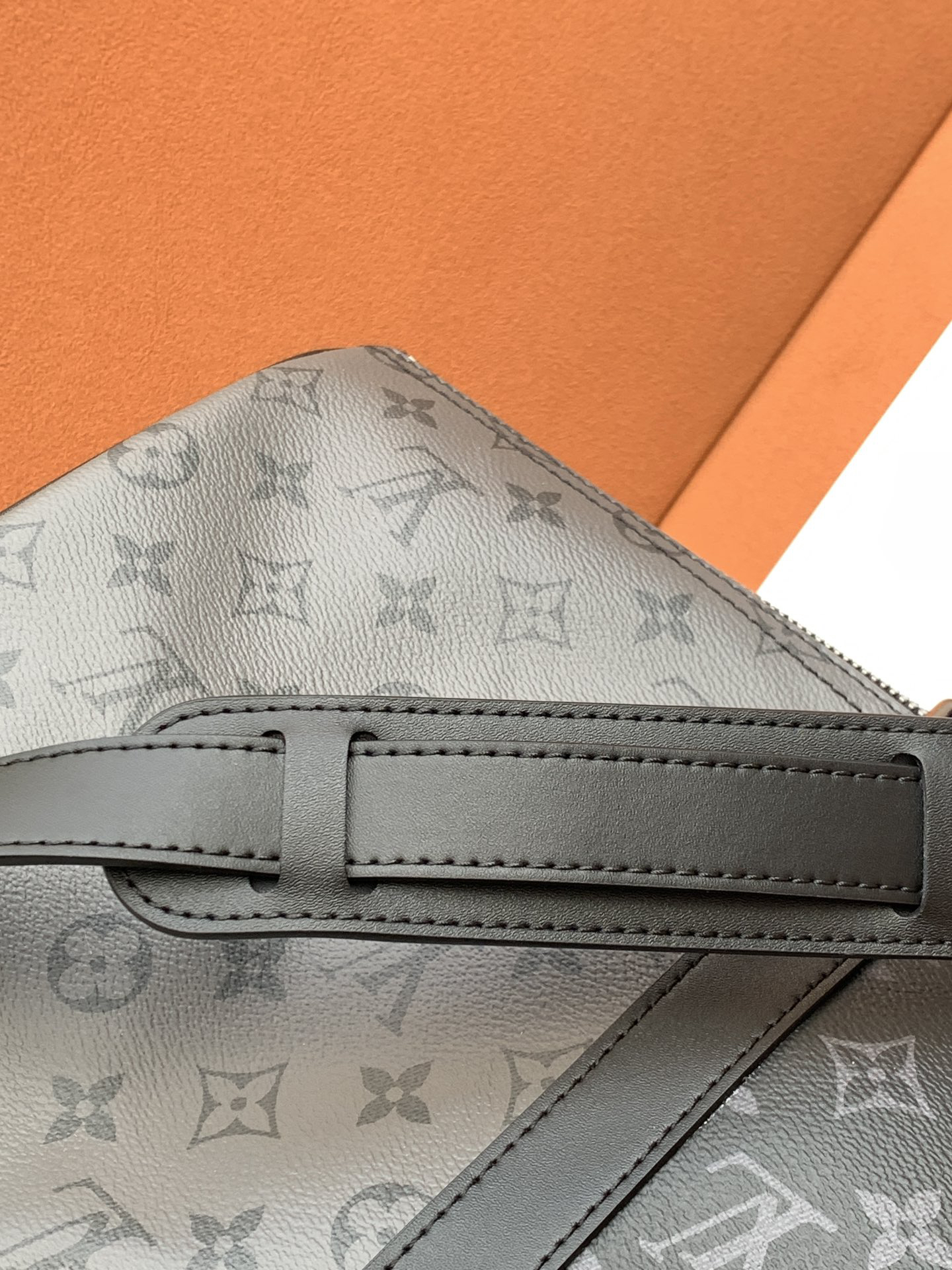 Louis Vuitton Keepall Bandoulière 50 Travel Bag - Image 8