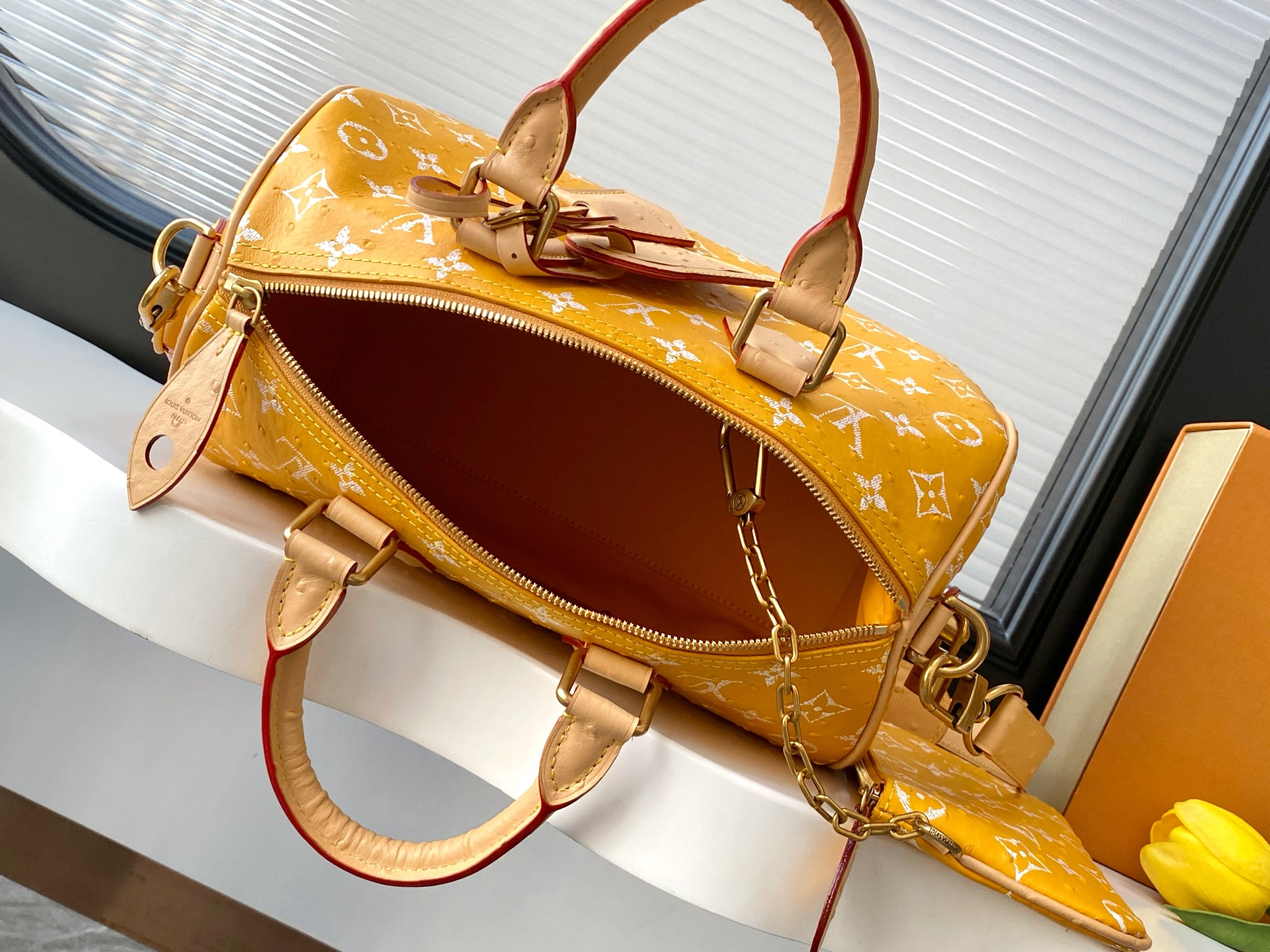Speedy P9 Bandouliere 30 Monogram Leather Handbag - Image 8