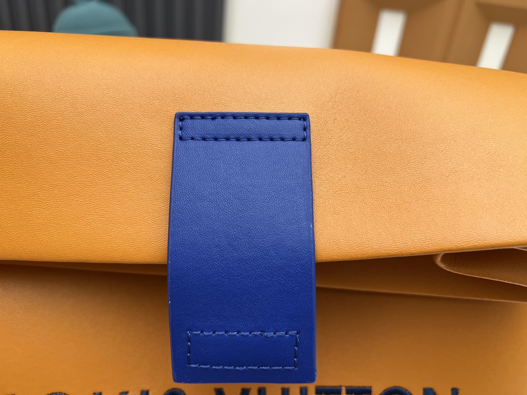 Louis Vuitton M24578 Sandwich Handbag - Image 8