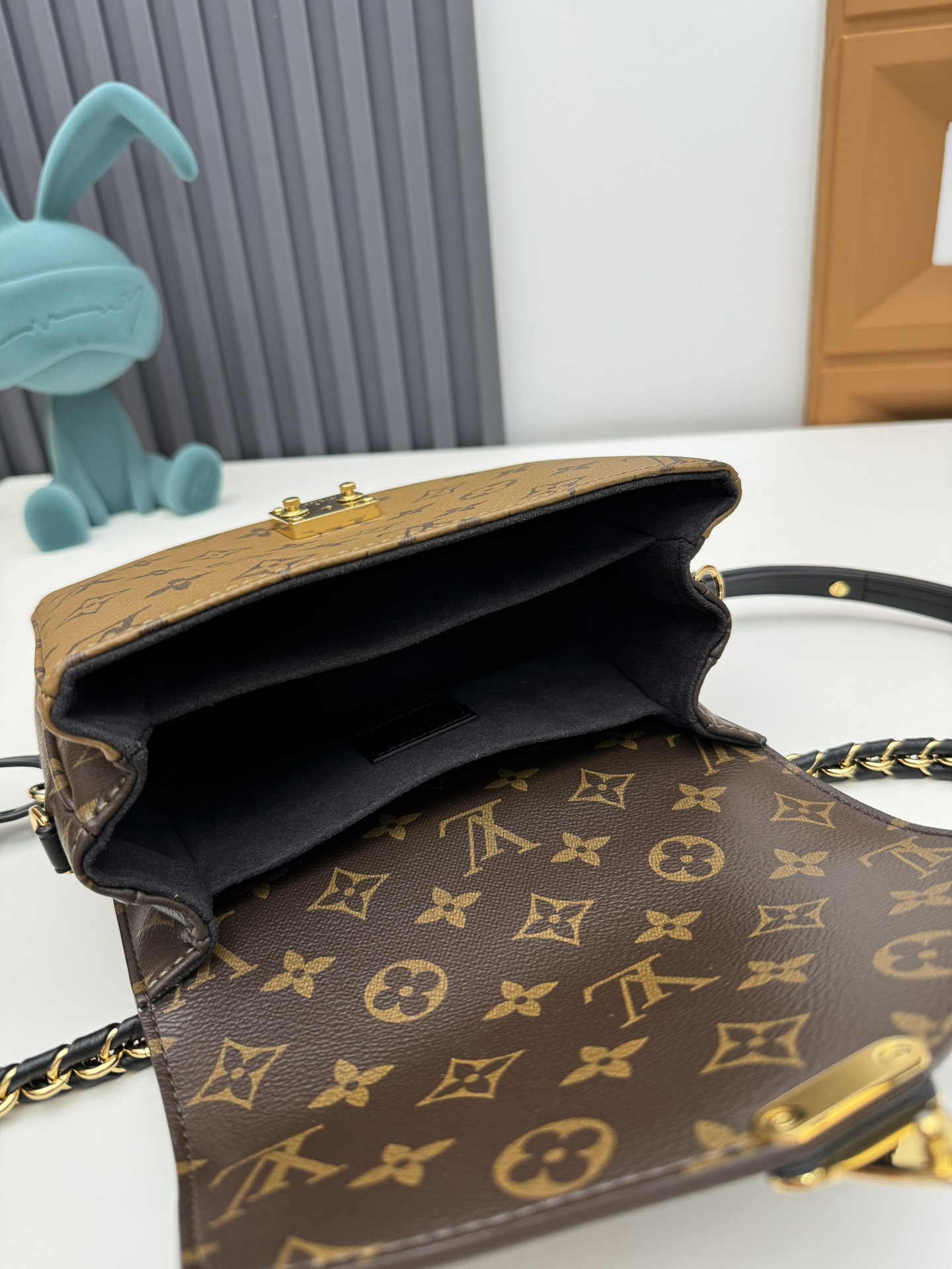 Louis Vuitton Pochette Métis Crossbody Bag M11941 - Image 8