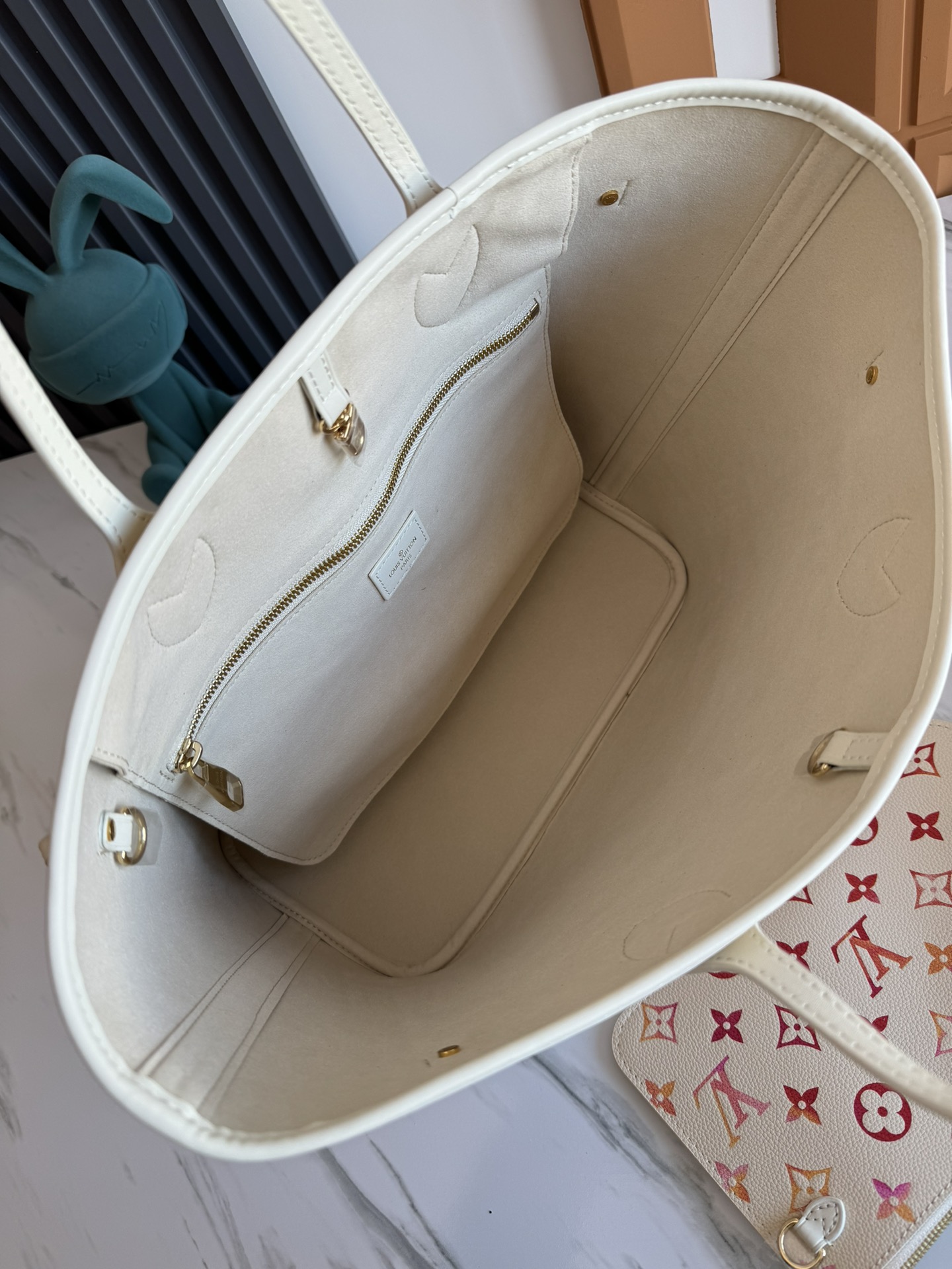Louis Vuitton Neverfull MM Tote Bag in Monogram Empreinte Sunrise Aquarelle Leather - Image 8