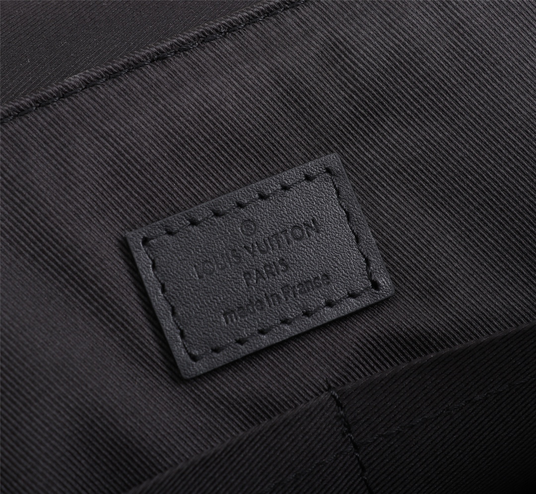 Louis Vuitton Saumur M45911 Shoulder Bag - Image 8