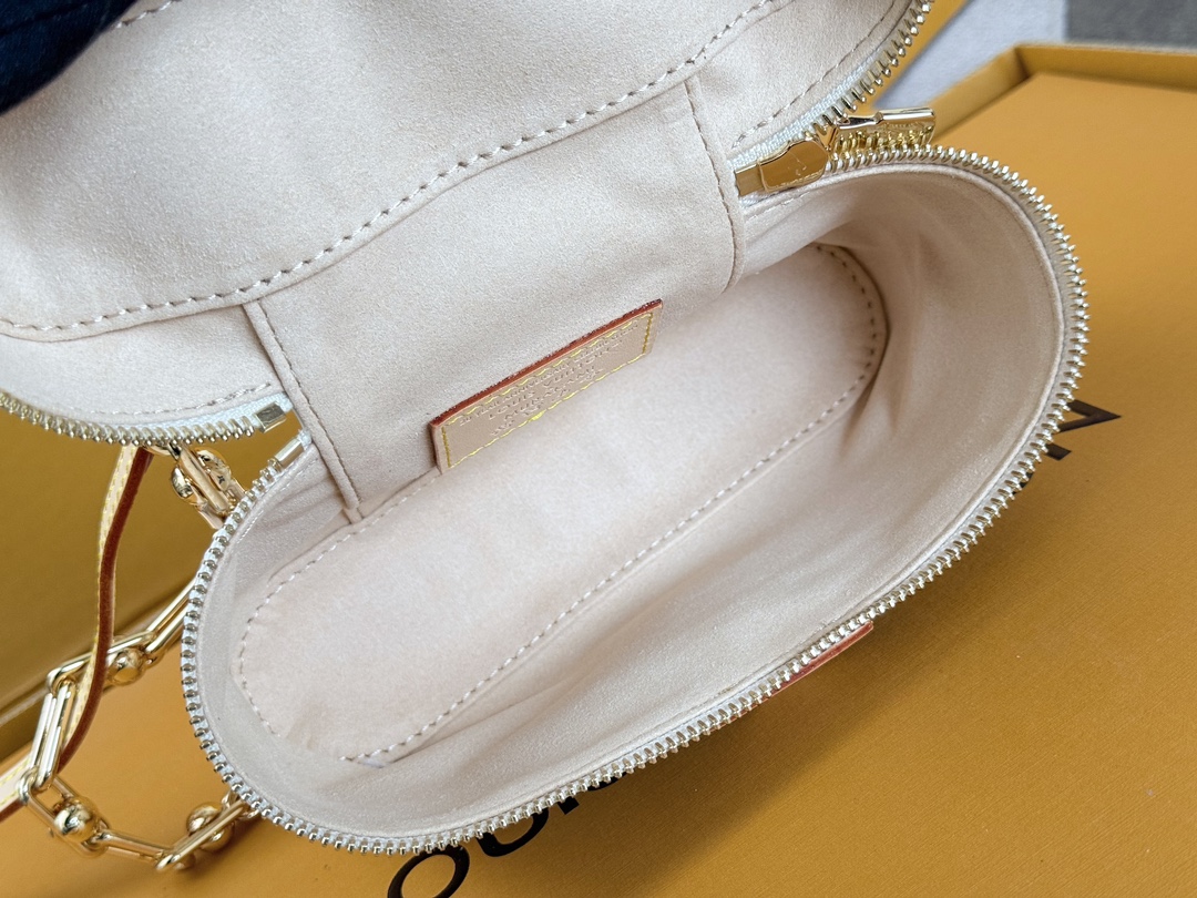 Louis Vuitton x Takashi Murakami Vanity Chain Pouch M13662 - Image 8