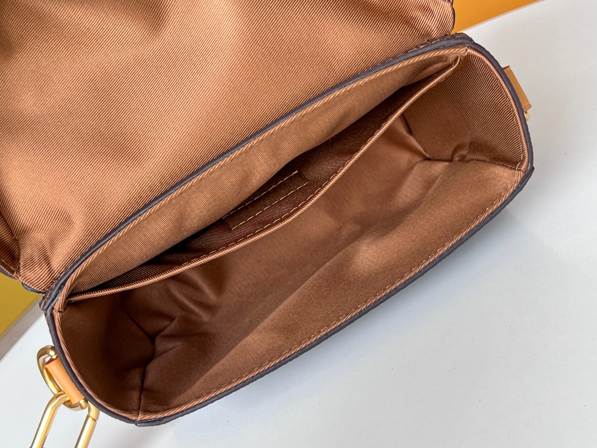 Louis Vuitton Soul Trunk Crossbody Bag M11535 - Image 8