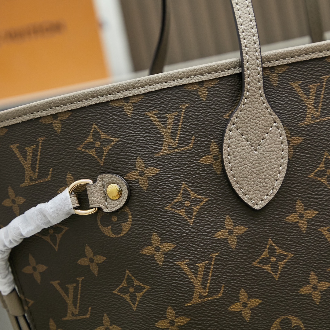 Louis Vuitton Neverfull MM Tote Bag in Damier Azur Canvas - Image 8