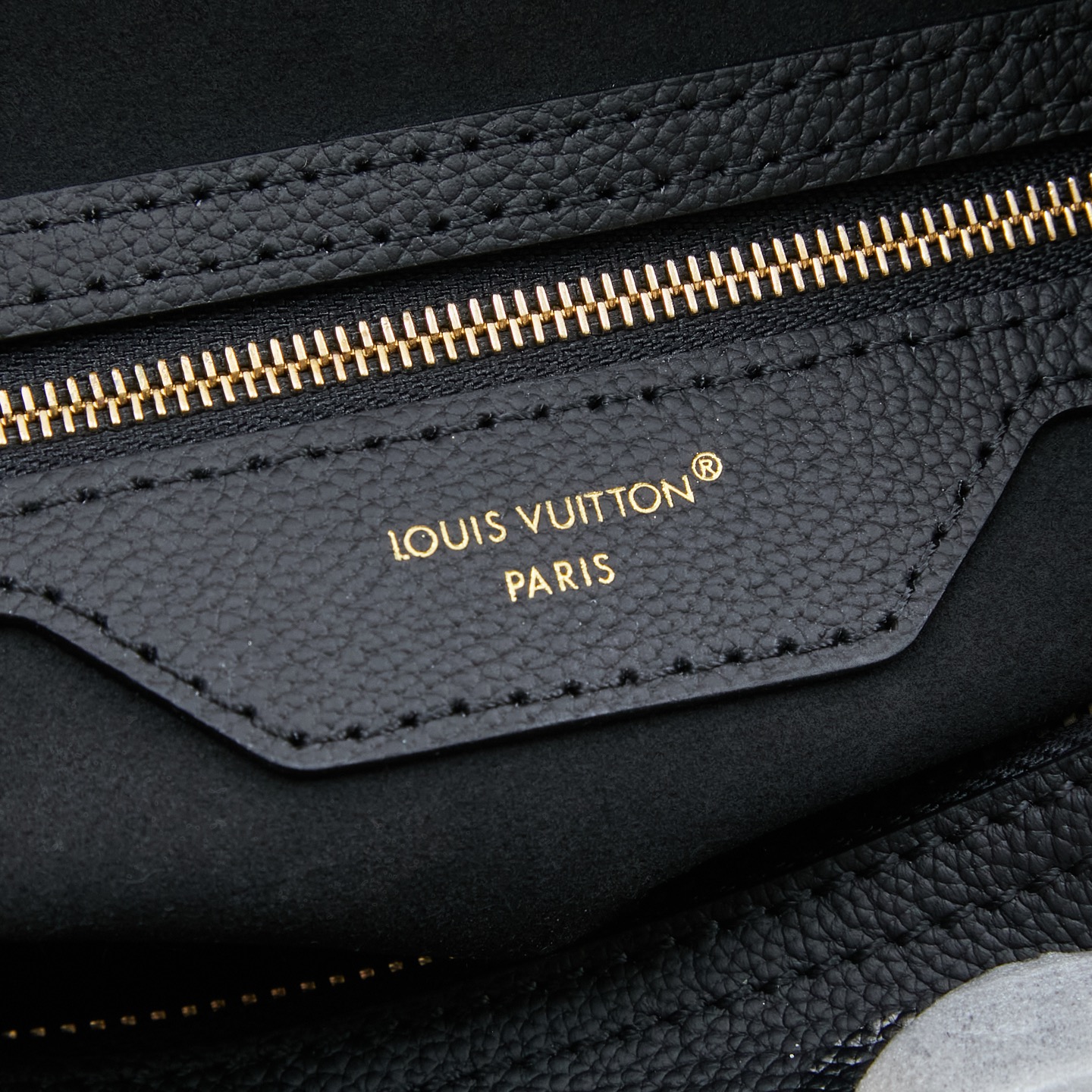 Louis Vuitton Speedy Bandouliere 25 Handbag - White - Image 8