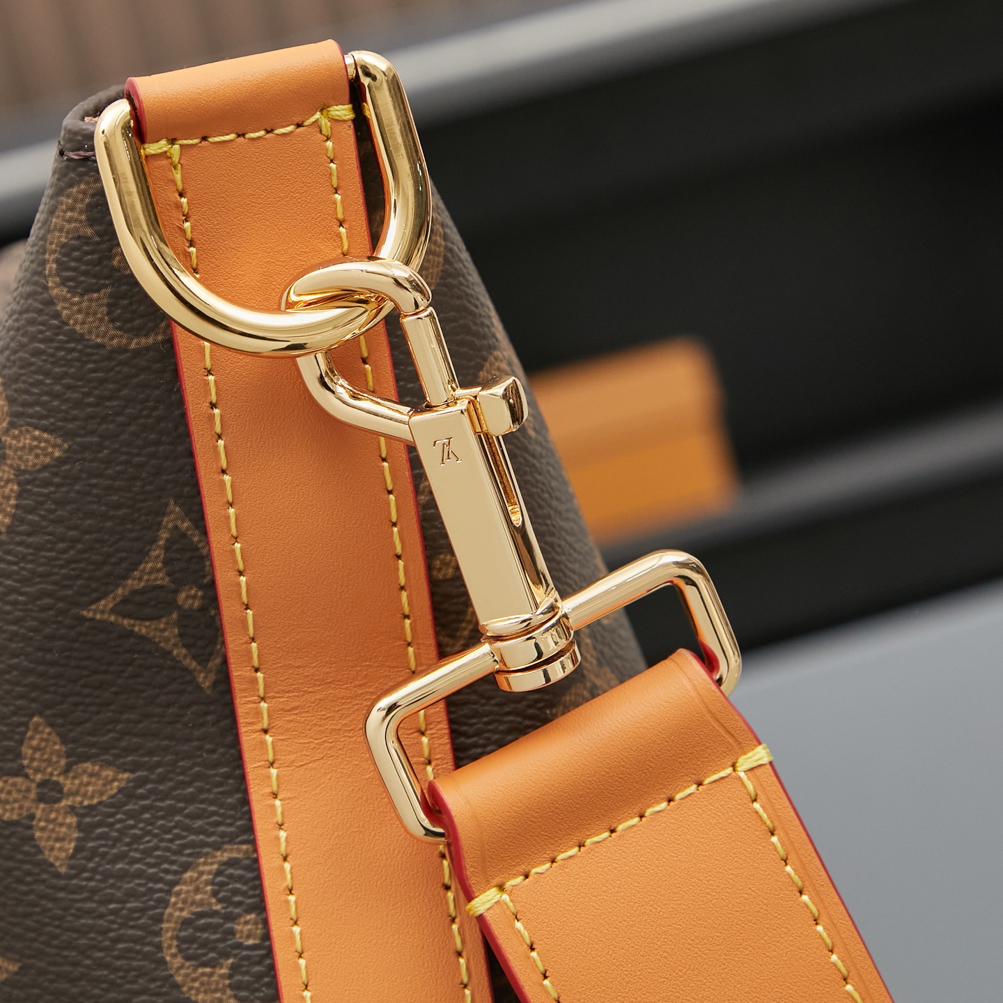Louis Vuitton Métis M14018 Monogram Canvas Handbag - Image 8