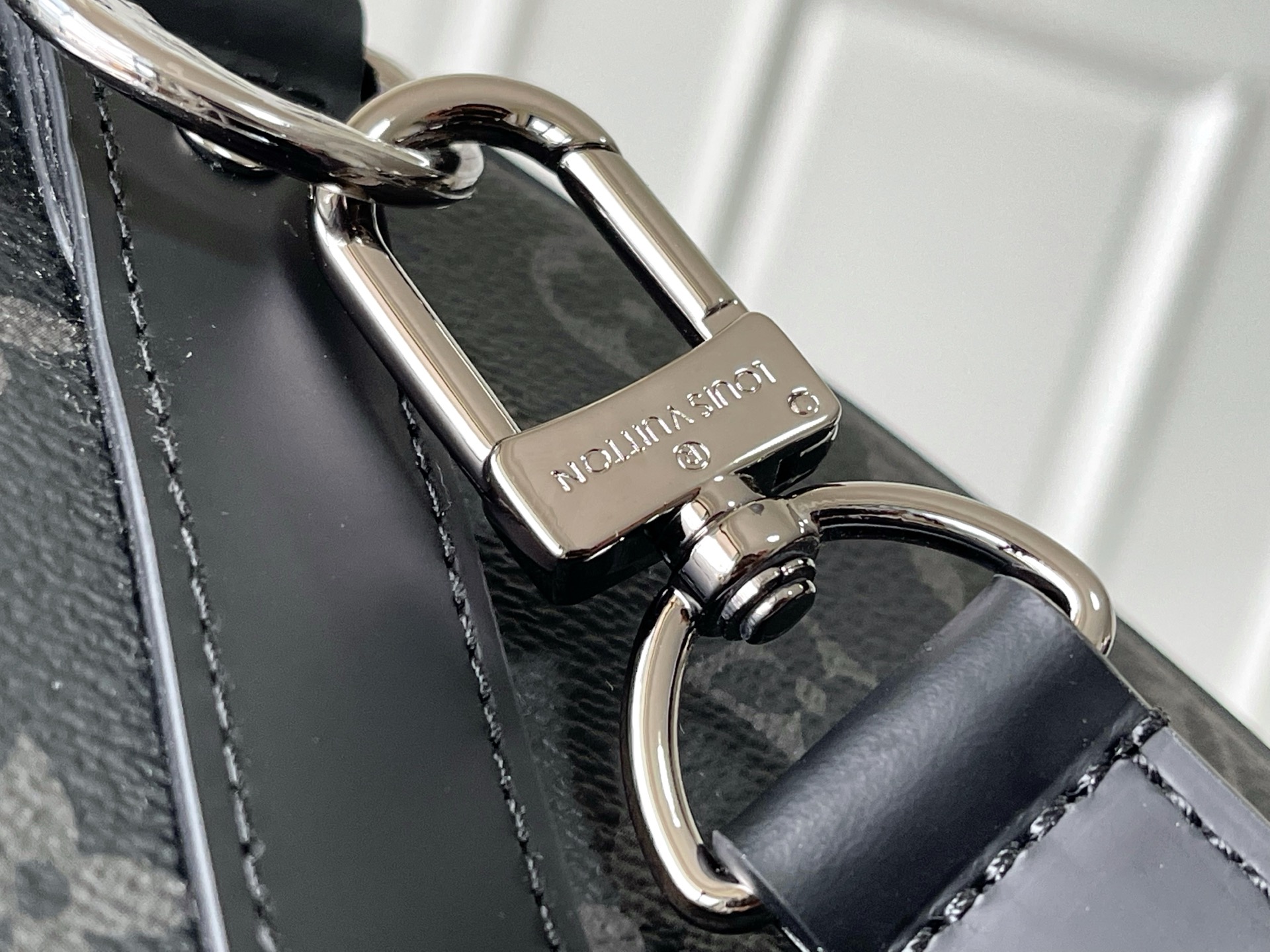 Louis Vuitton Keepall 45 Travel Bag in Monogram Eclipse Canvas - Image 8