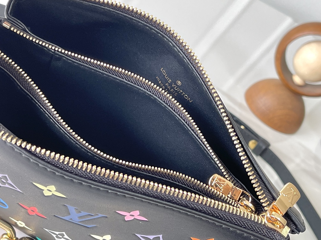 Louis Vuitton Coussin BB Bag in Black Multicolor Lambskin - Image 8