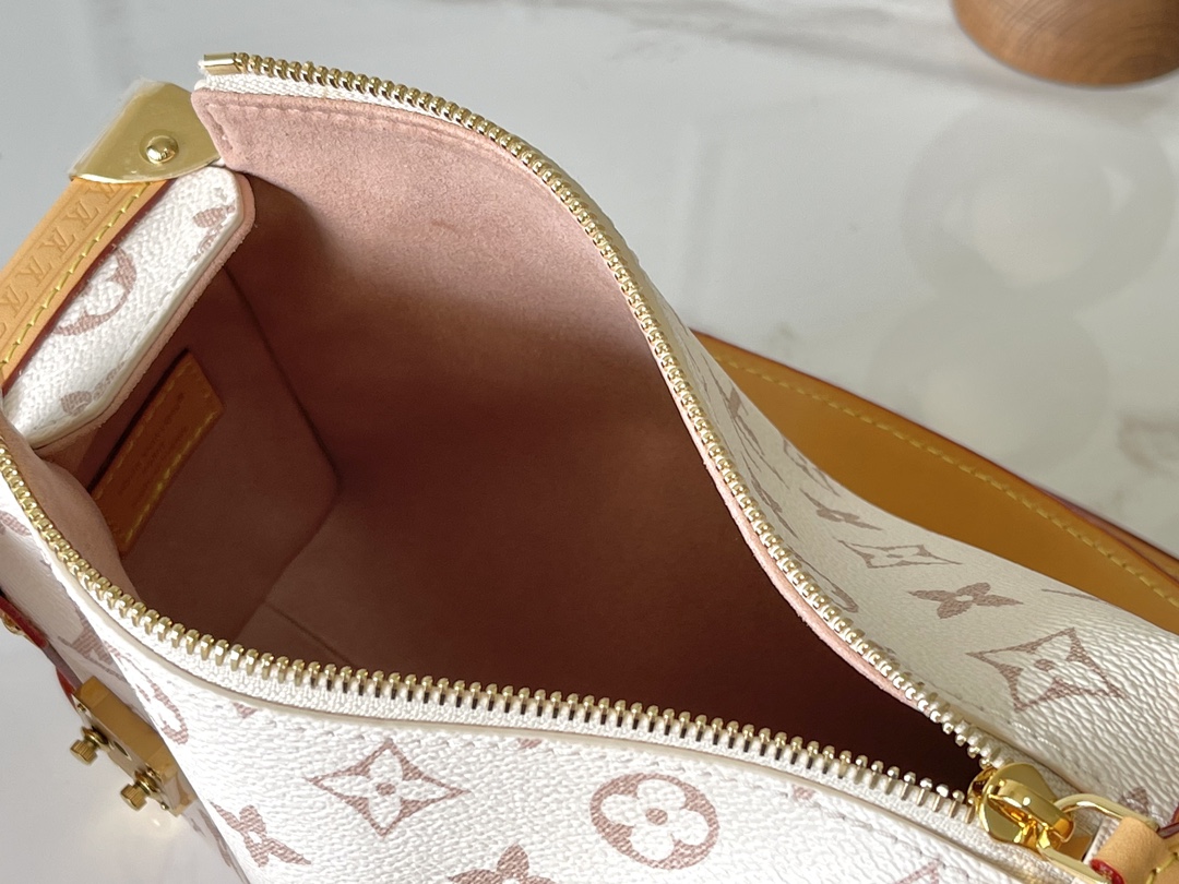 Louis Vuitton Side Trunk MM Handbag in Monogram Canvas - Image 8