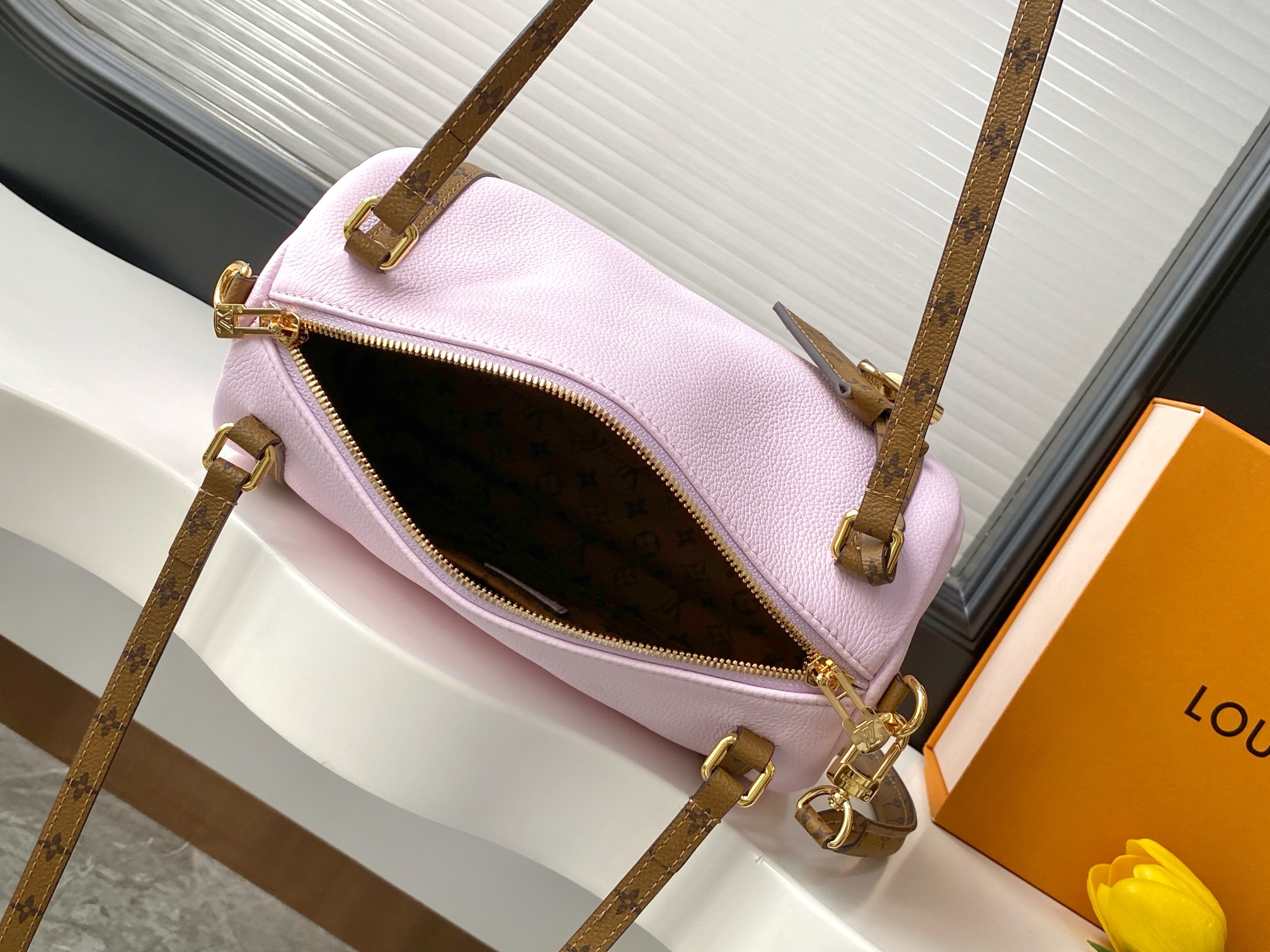 Louis Vuitton Express Small Handbag - Image 8