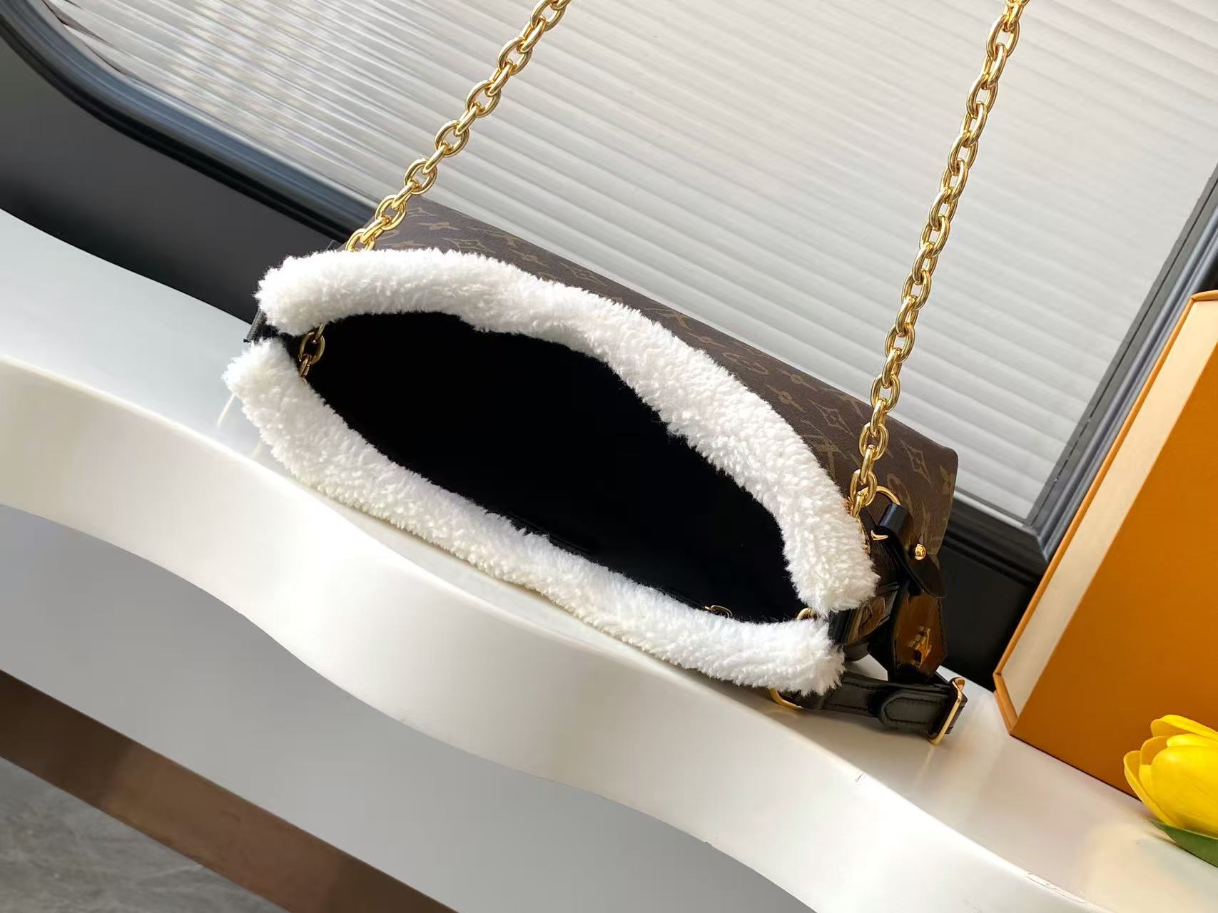CarryAll BB Handbag - Image 8