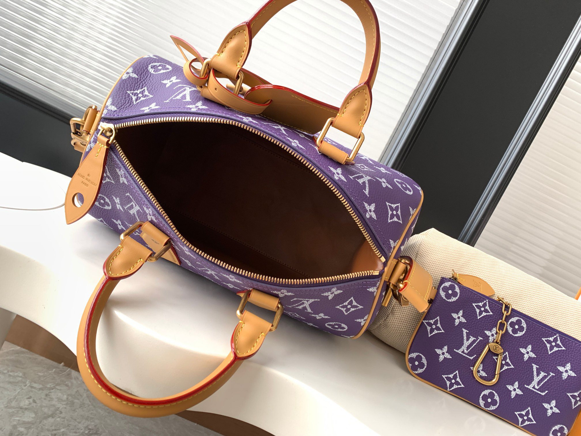 Louis Vuitton Speedy P9 Bandouliere 30 Leather Handbag - Image 8