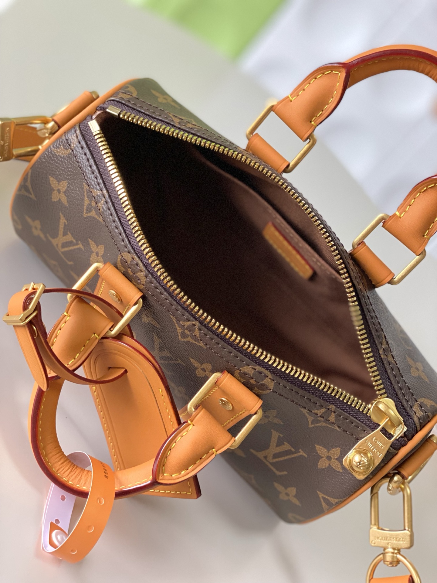 Louis Vuitton Keepall Bandoulière 25 Travel Bag - Image 8