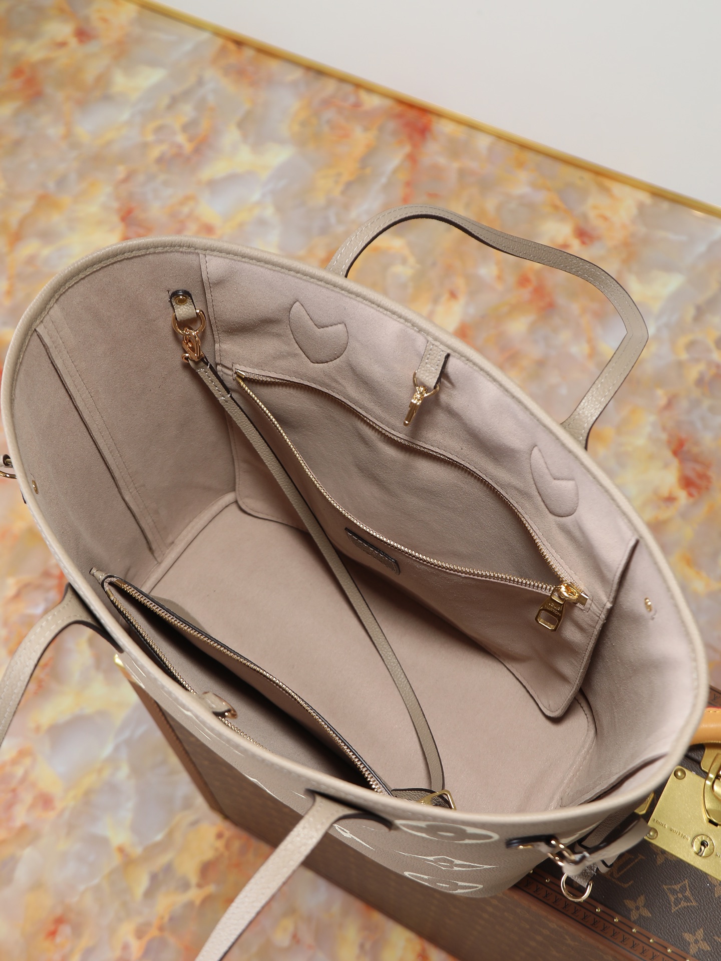 Louis Vuitton Neverfull MM Monogram Empreinte Leather Tote Bag - Image 8
