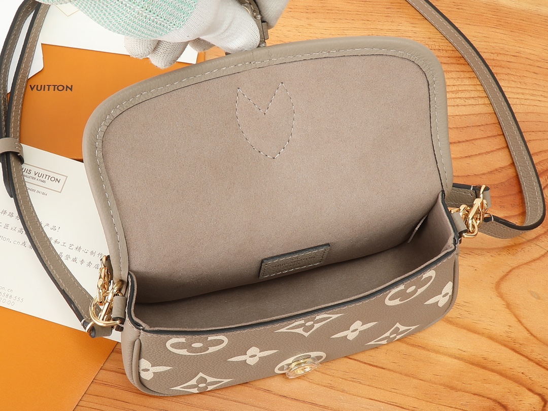 Nano Diane Leather Handbag - Image 8
