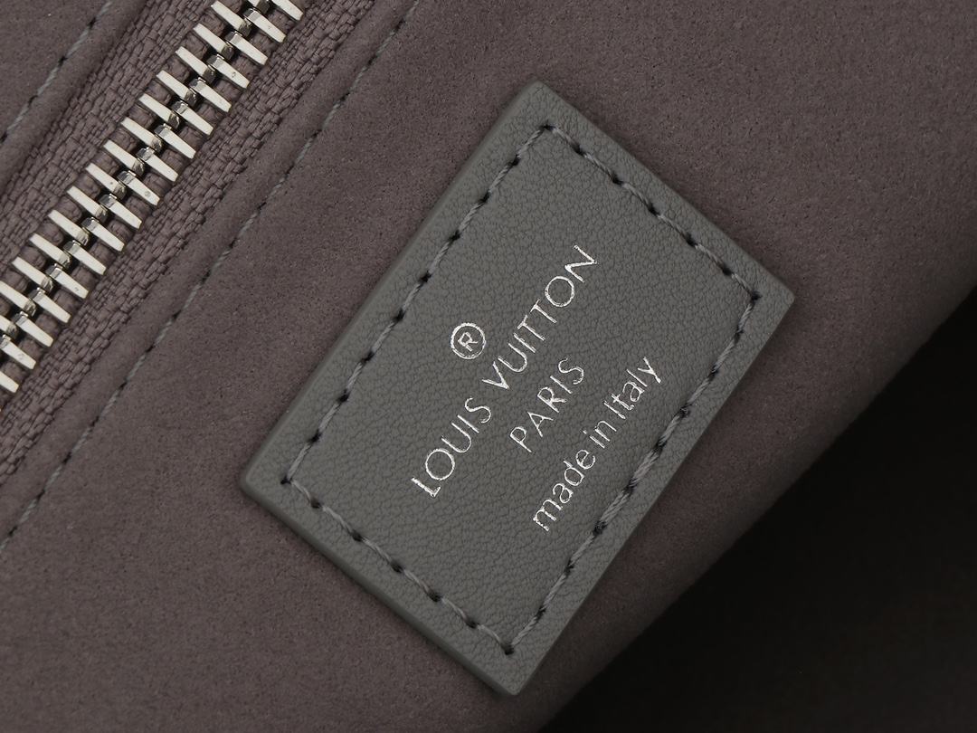 Louis Vuitton CarryAll Dark Medium Tote Bag - Image 8