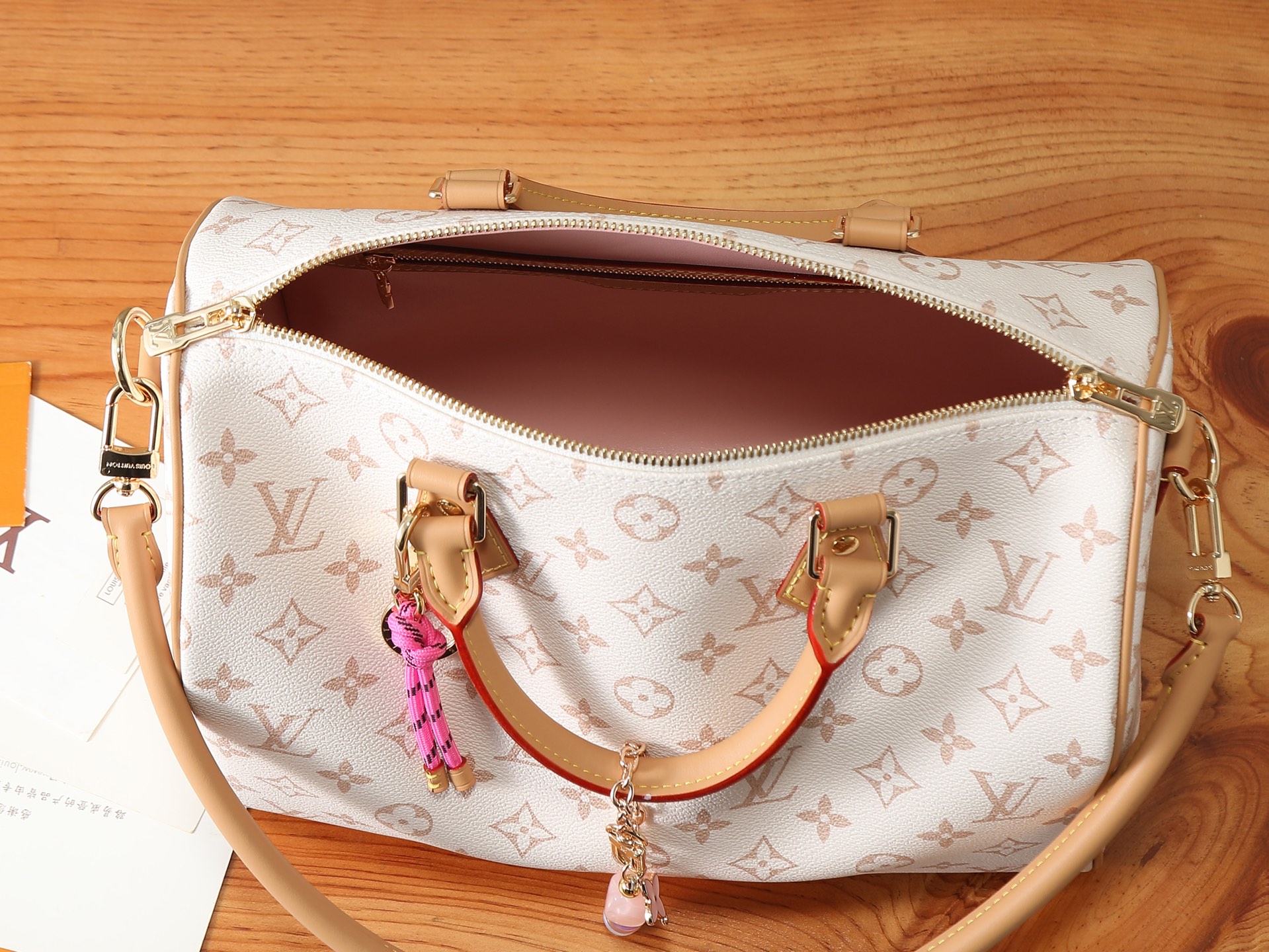 Louis Vuitton Speedy Soft 30 Lucky Handbag - Image 8