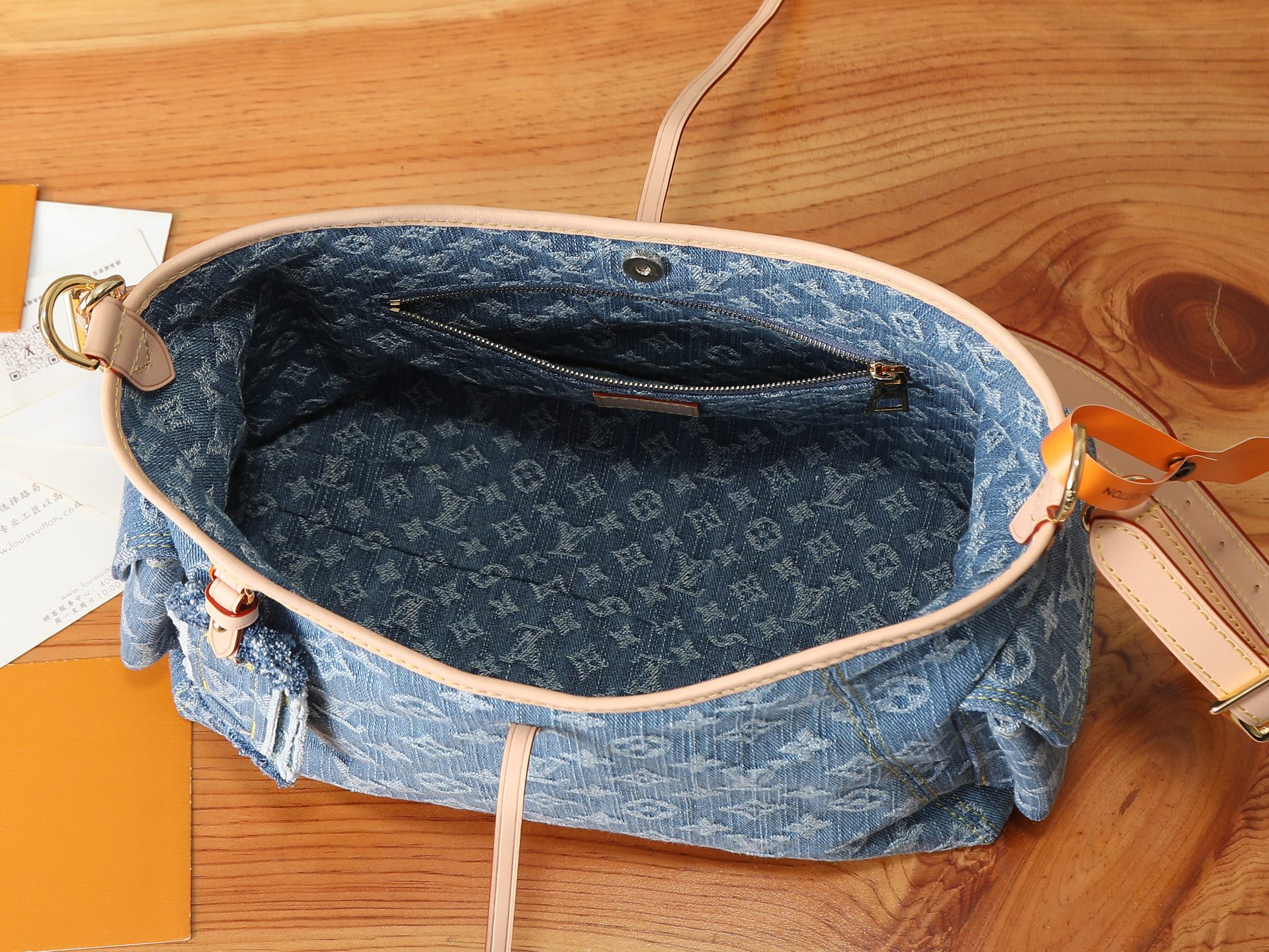 Louis Vuitton Carryall Cargo Small Handbag - Image 8