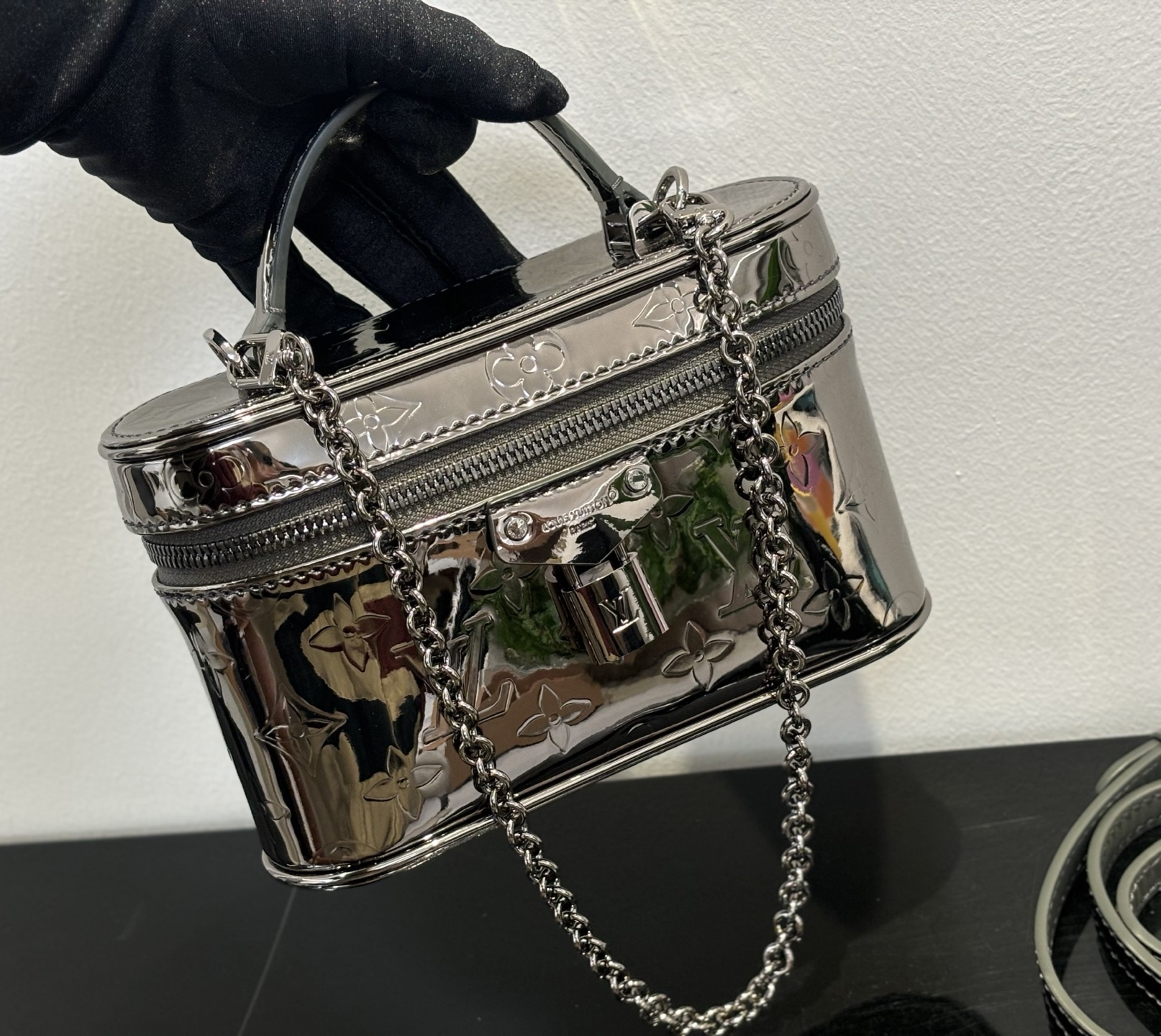 Louis Vuitton Vanity Chain Pouch Gunmetal - Image 8