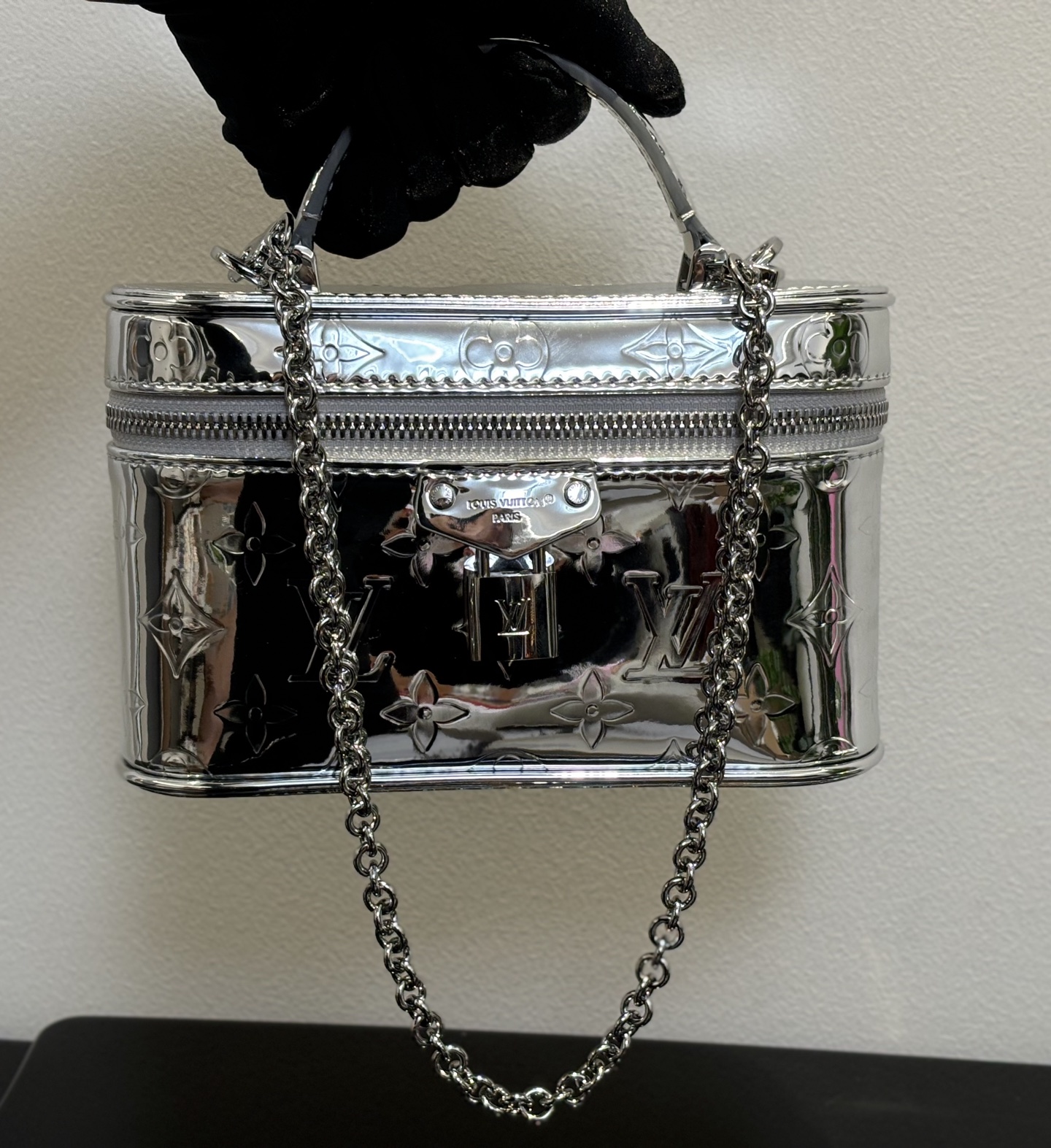 Louis Vuitton Vanity Chain Pouch Silver - Image 8