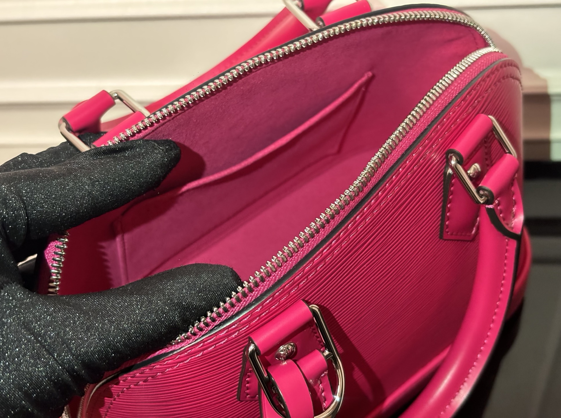 Alma BB Epi Leather Handbag - Image 8