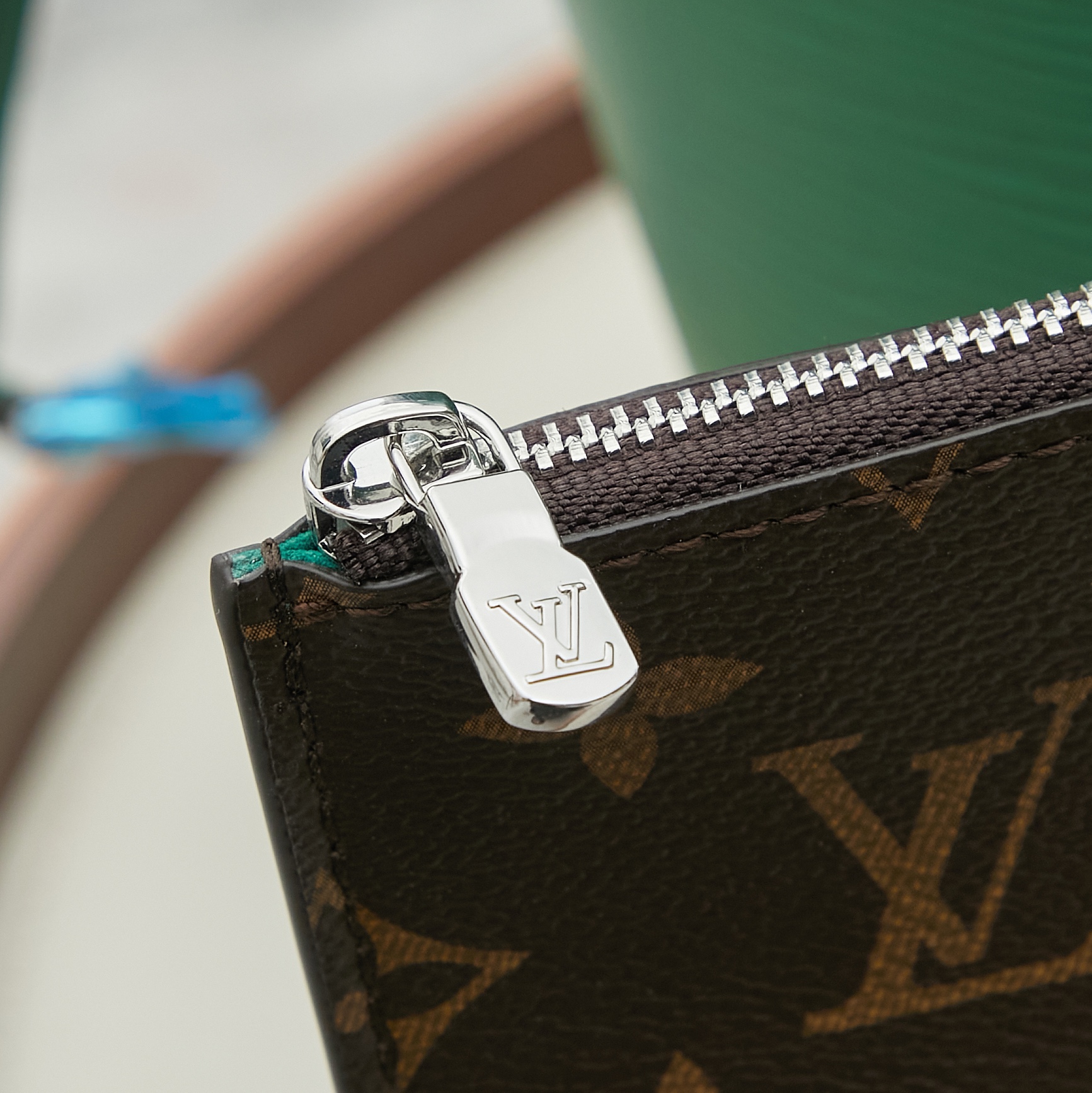 Louis Vuitton Neverfull MM Epi Leather Tote Bag - Image 8