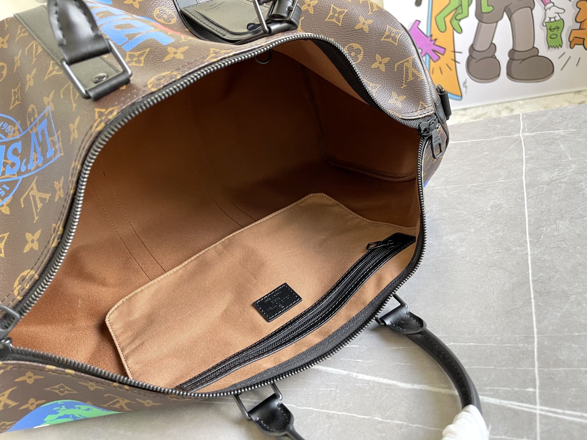 Louis Vuitton Keepall 50 Monogram Travel Bag with Shoulder Strap - Image 8