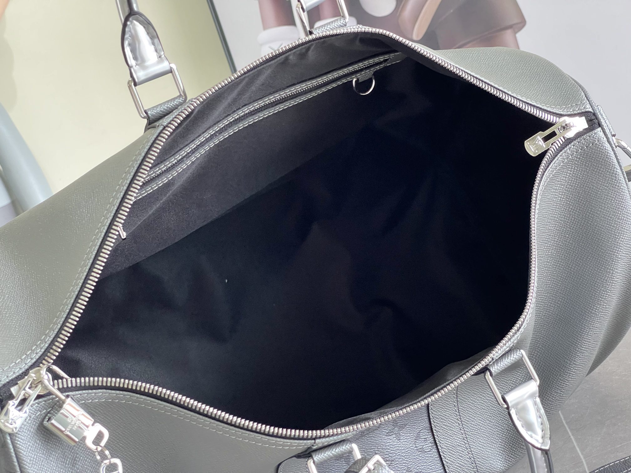 Taigarama Keepall Travel Bag M53776 - Image 8