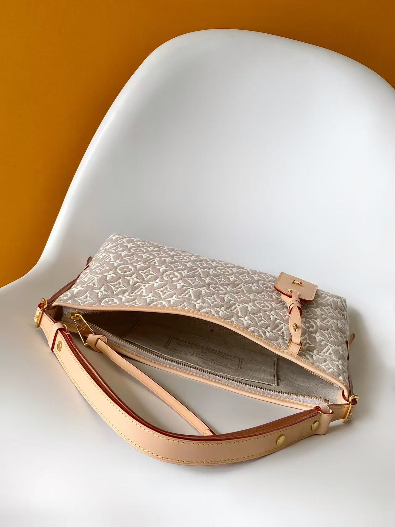 Louis Vuitton CarryAll East-West Handbag in Monogram Emblème - Image 8