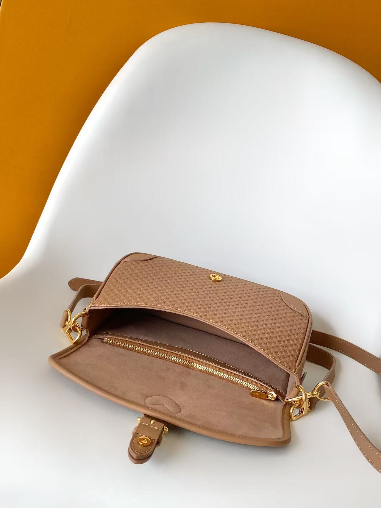 Louis Vuitton Diane Monogram Empreinte Shoulder Bag - Image 8