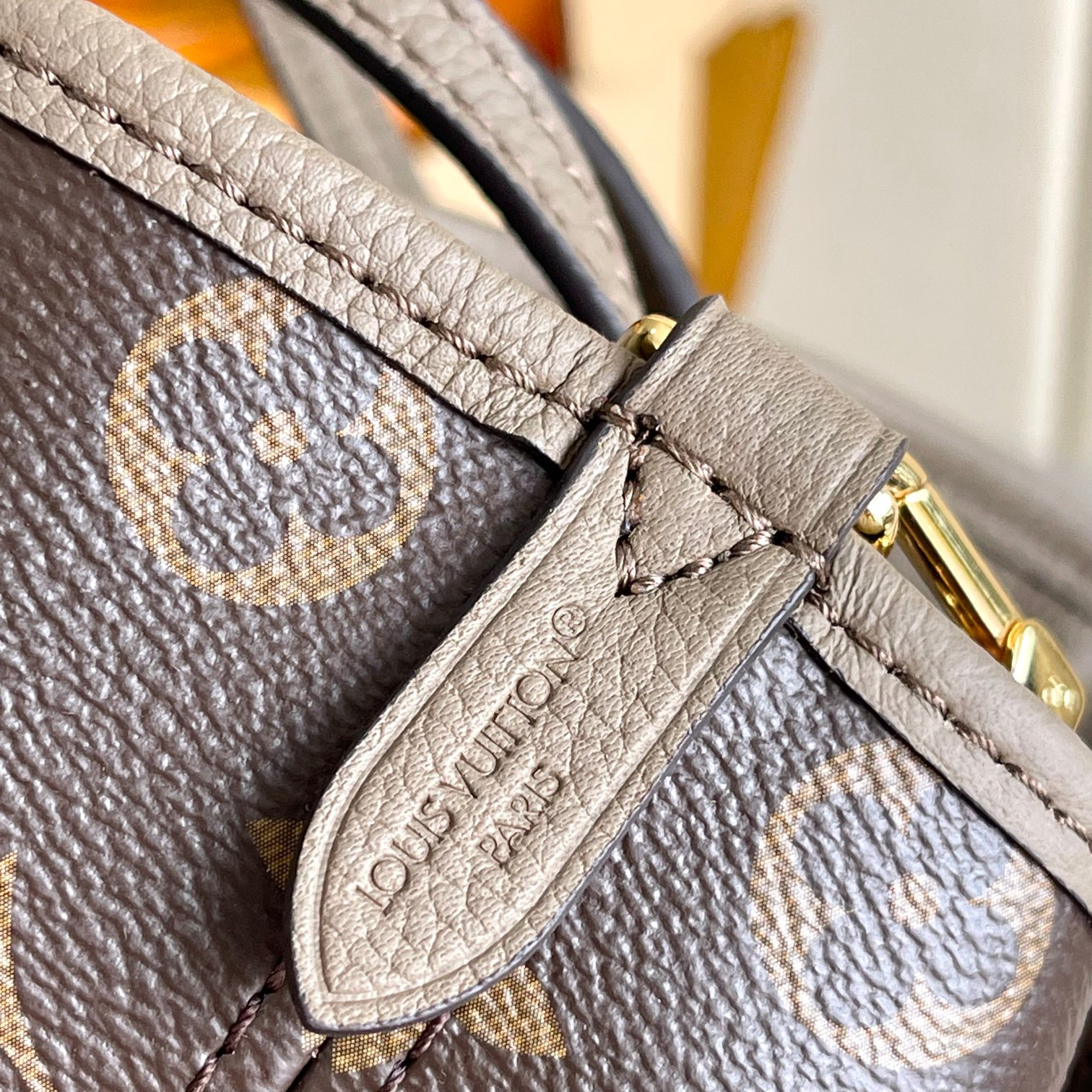 Neverfull BB Reversible Tote Bag in Damier Azur Canvas - Image 8