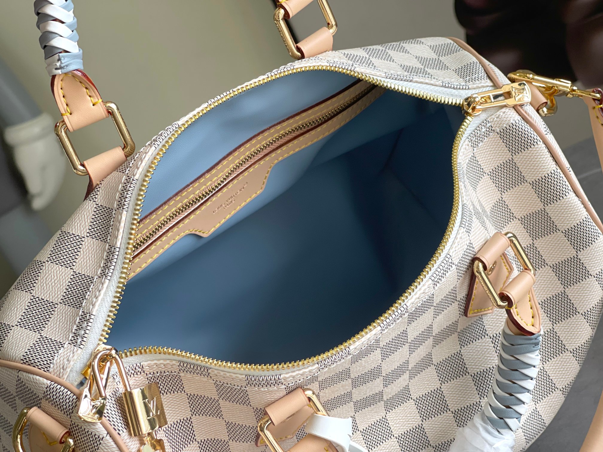 Louis Vuitton Speedy Bandoulière 30 Damier Azur Canvas Handbag - Image 8
